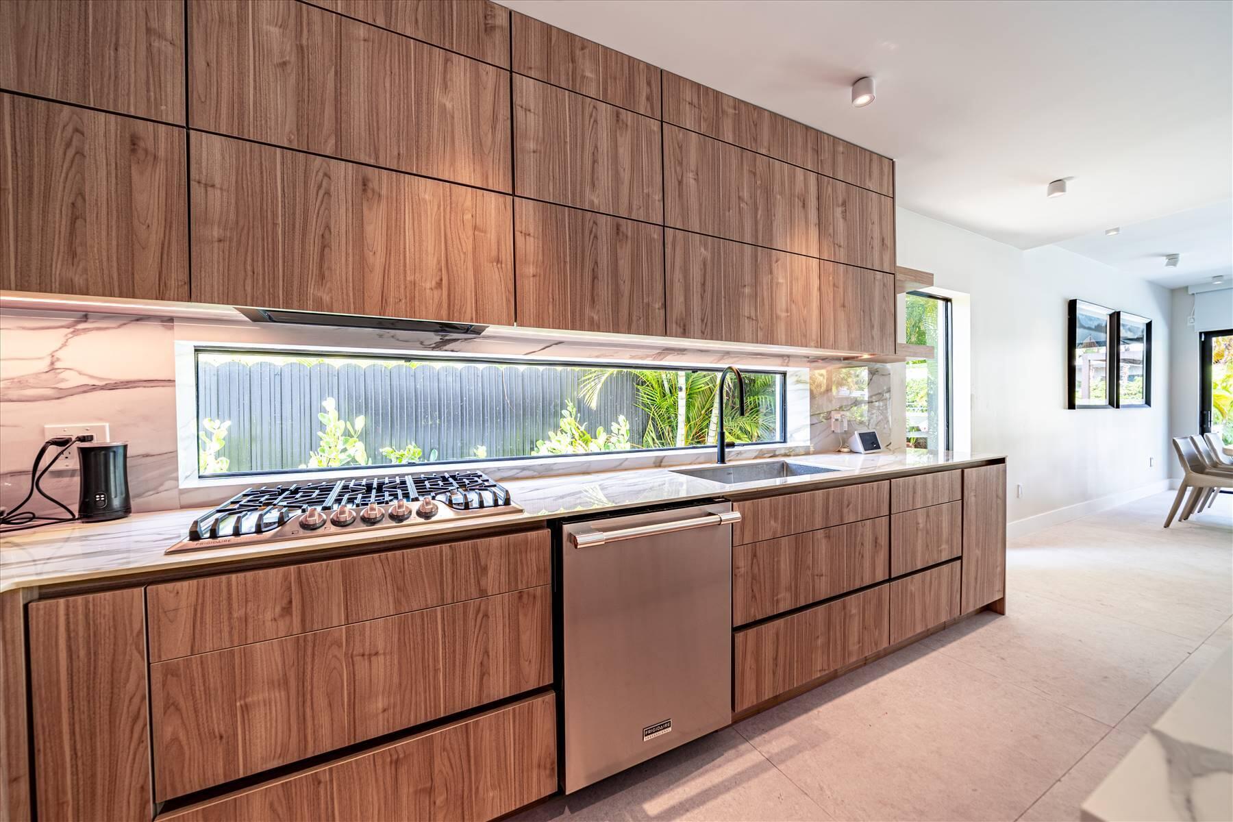 7610 Bayside Ln Miami Beach, FL 33141