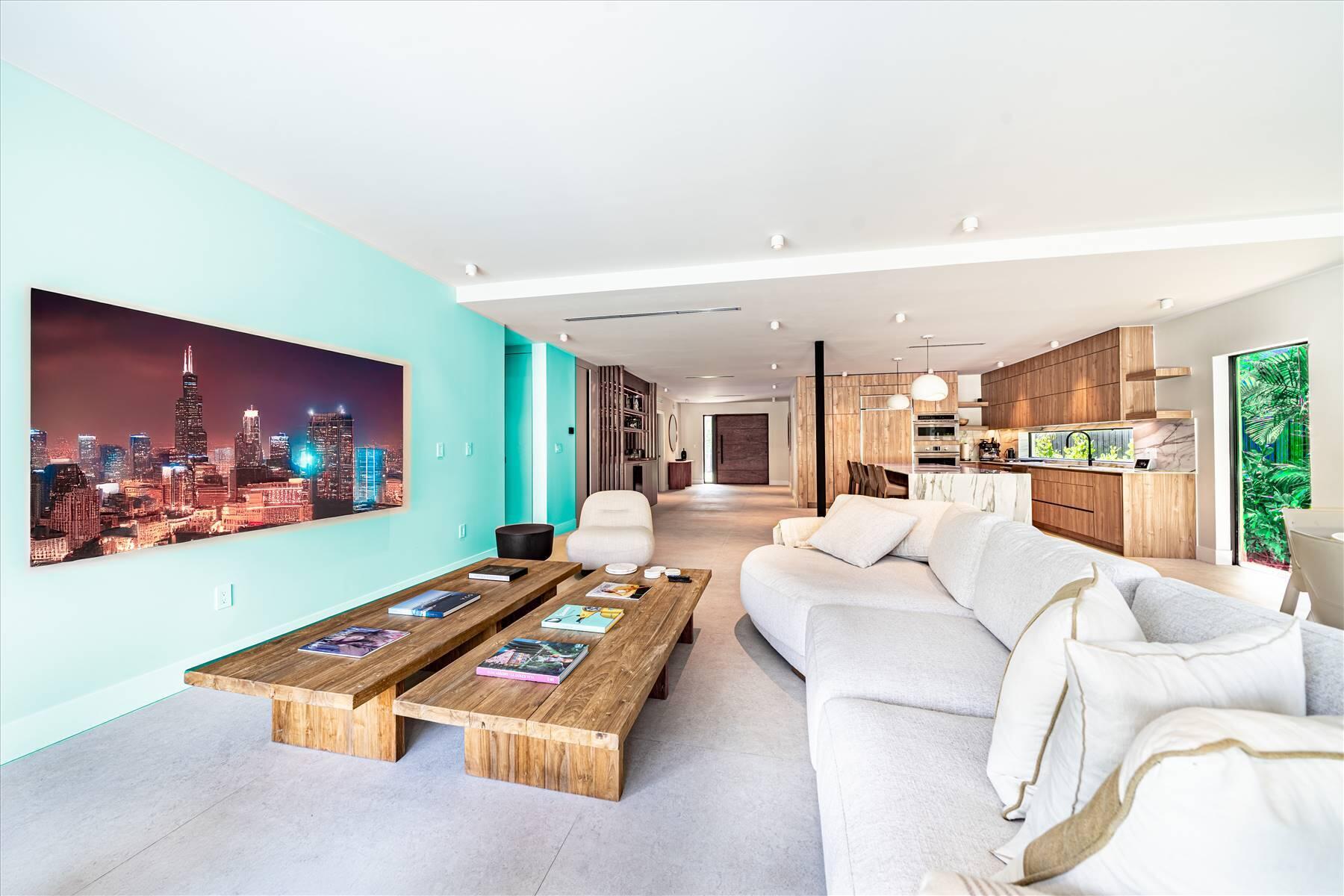 7610 Bayside Ln Miami Beach, FL 33141