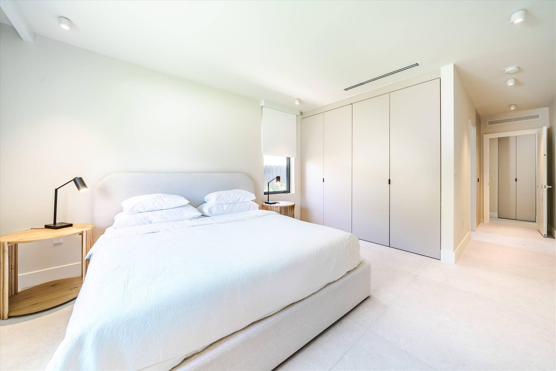 7610 Bayside Ln Miami Beach, FL 33141