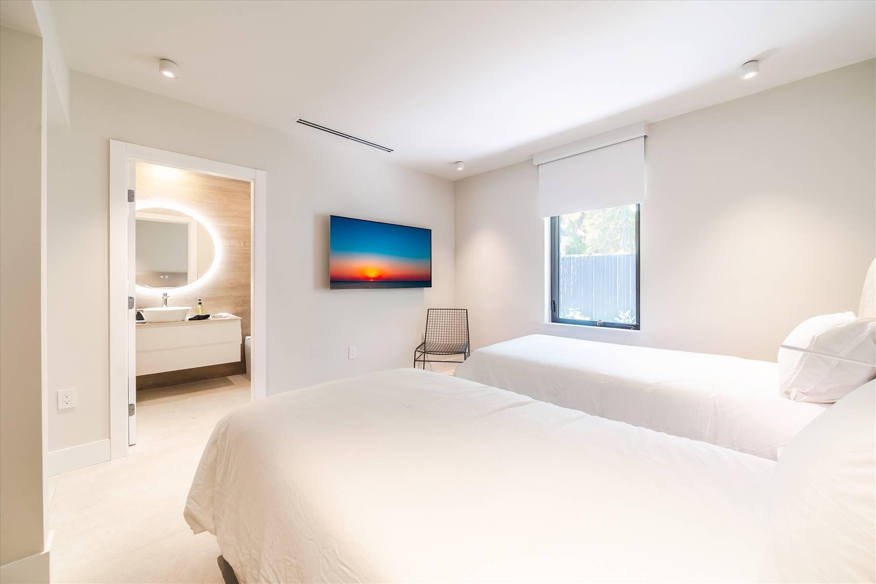 7610 Bayside Ln Miami Beach, FL 33141