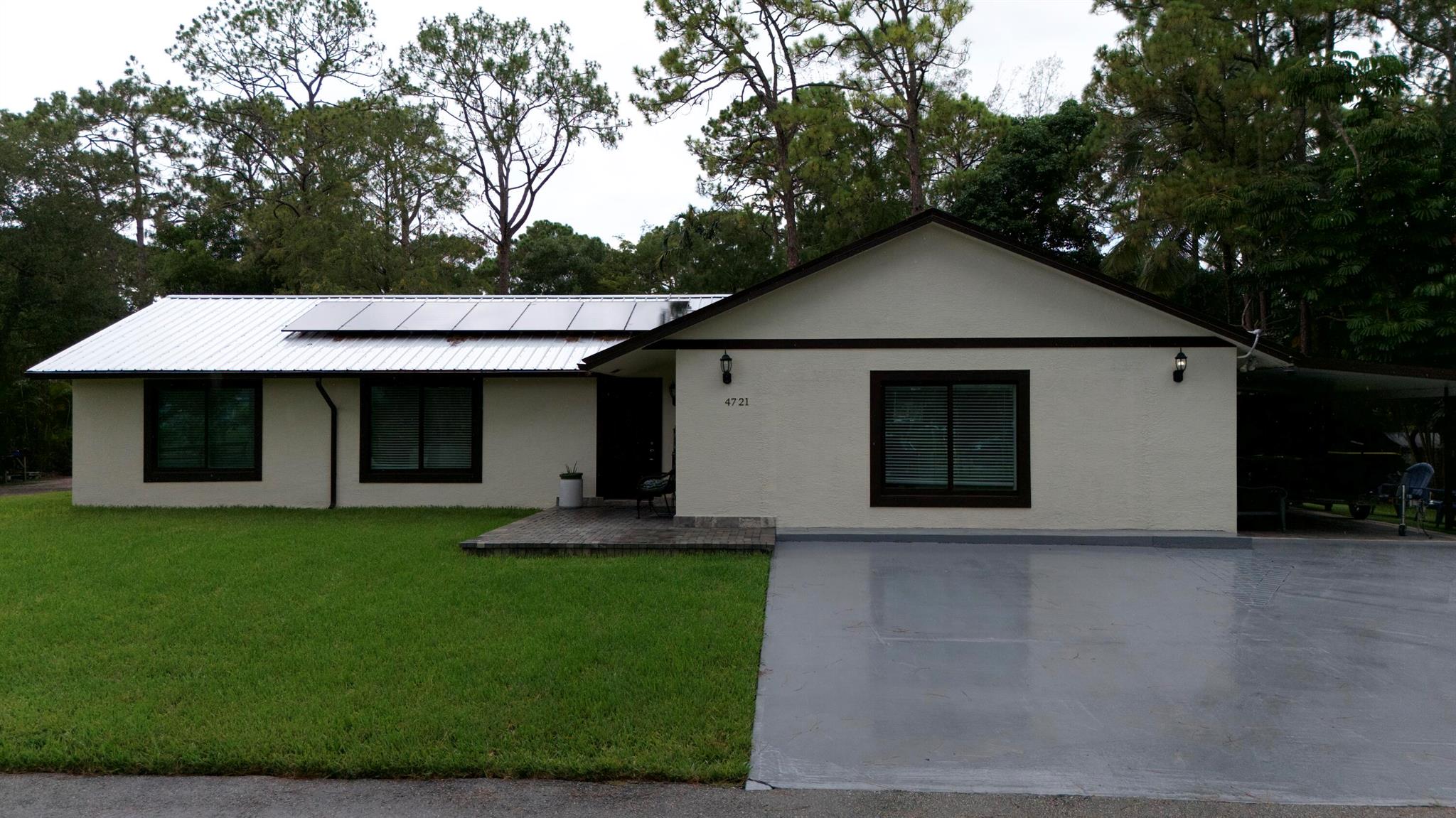 4721 Coconut Blvd