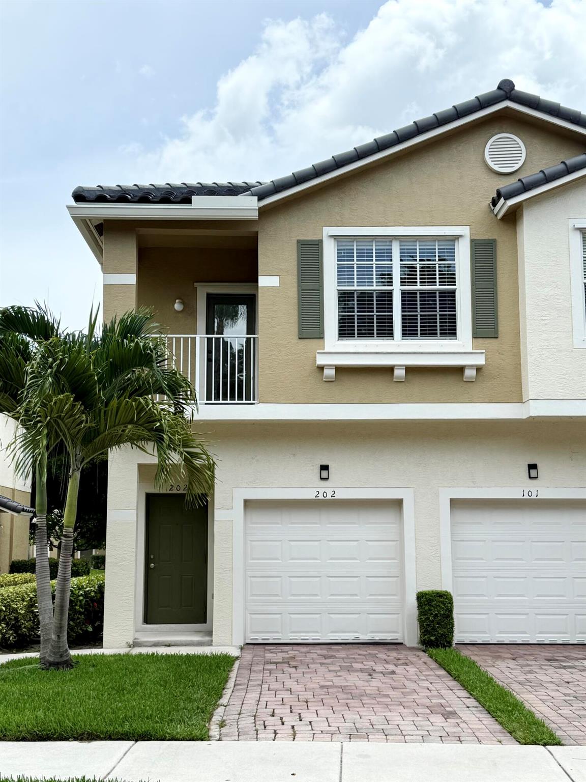 3051 SE Lexington Lks Dr #202
