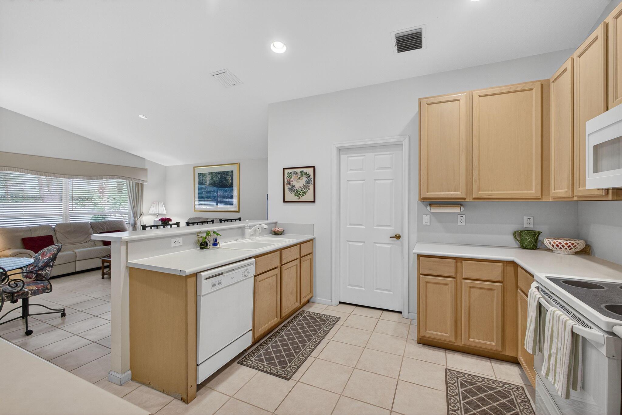 208 Jones Crk Dr Jupiter, FL 33458