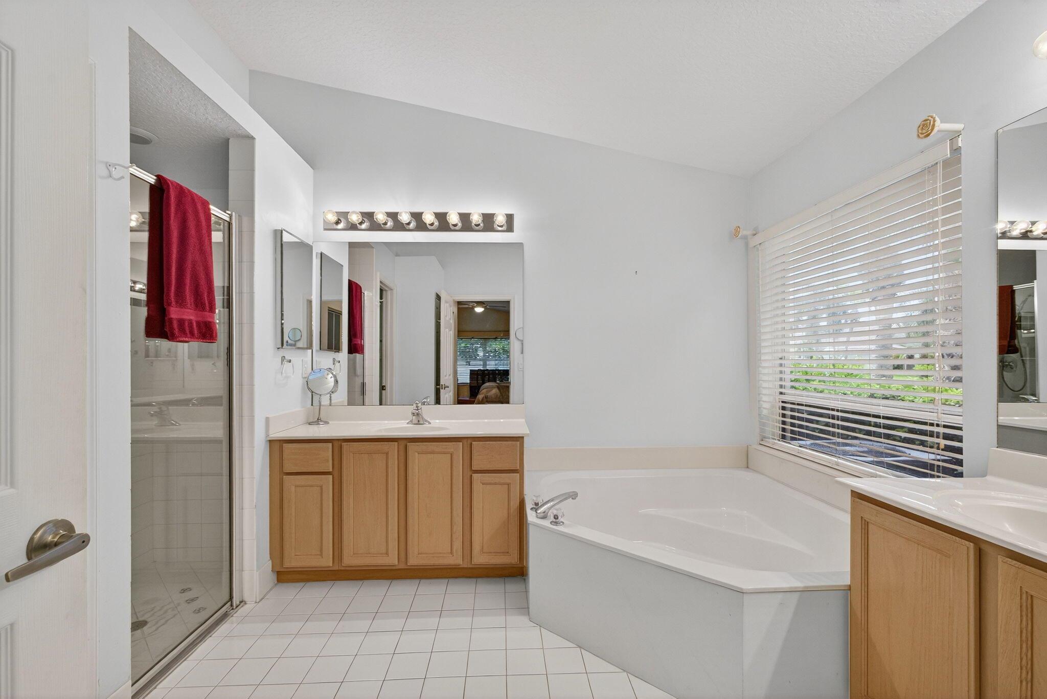 208 Jones Crk Dr Jupiter, FL 33458