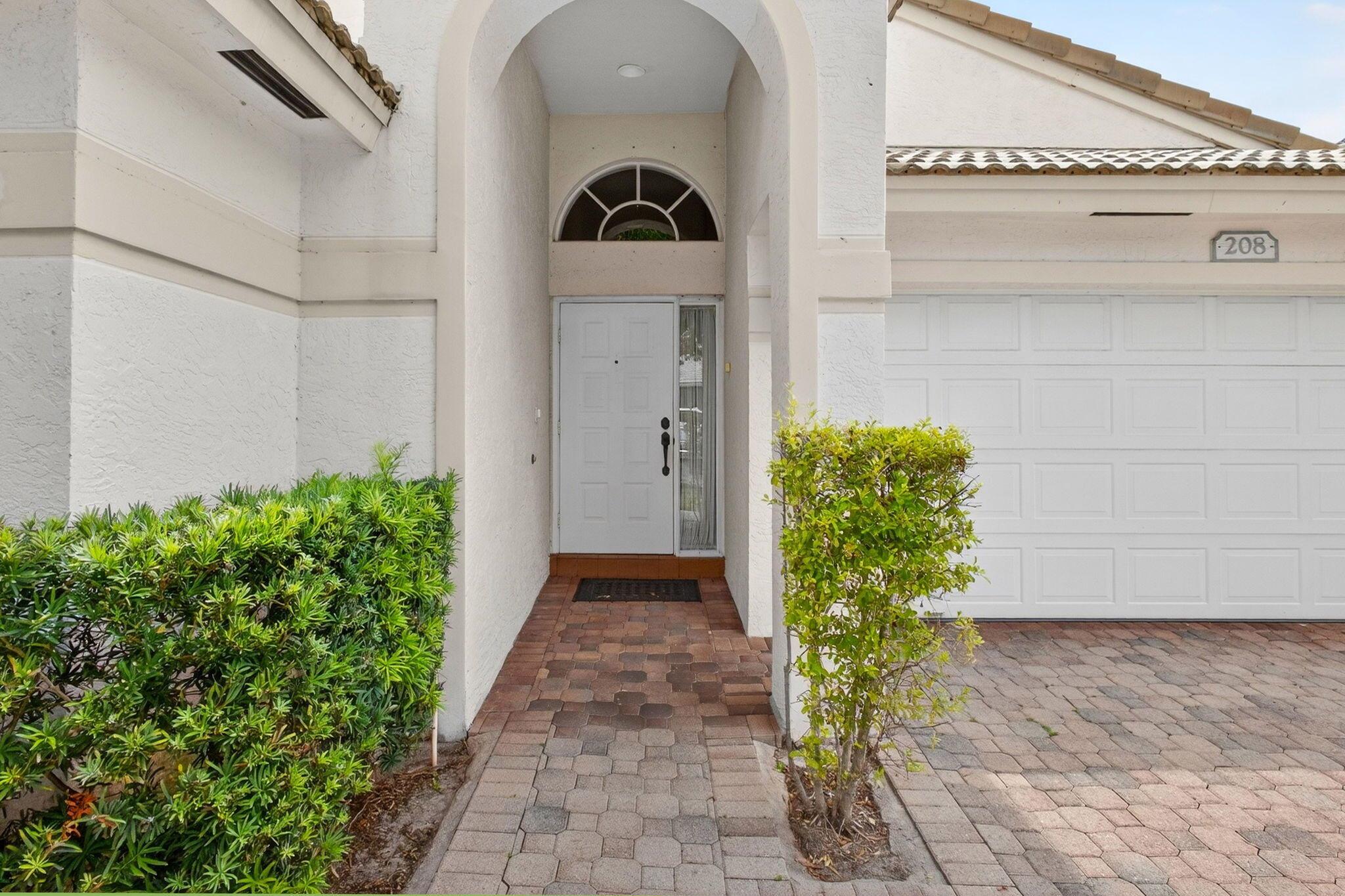 208 Jones Crk Dr Jupiter, FL 33458