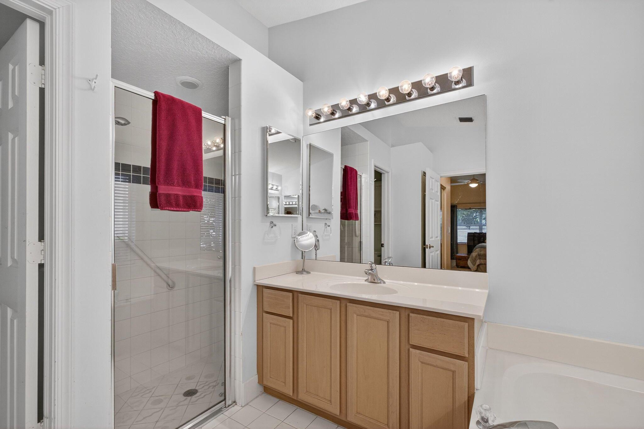 208 Jones Crk Dr Jupiter, FL 33458