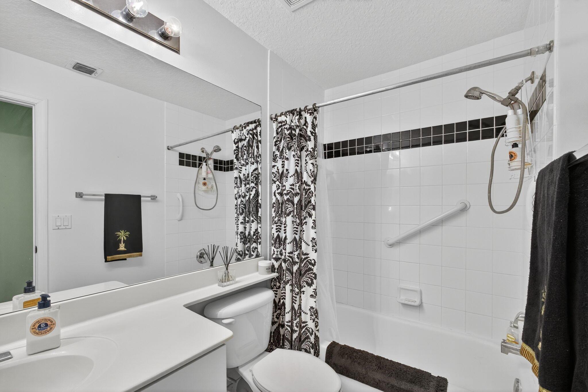 208 Jones Crk Dr Jupiter, FL 33458