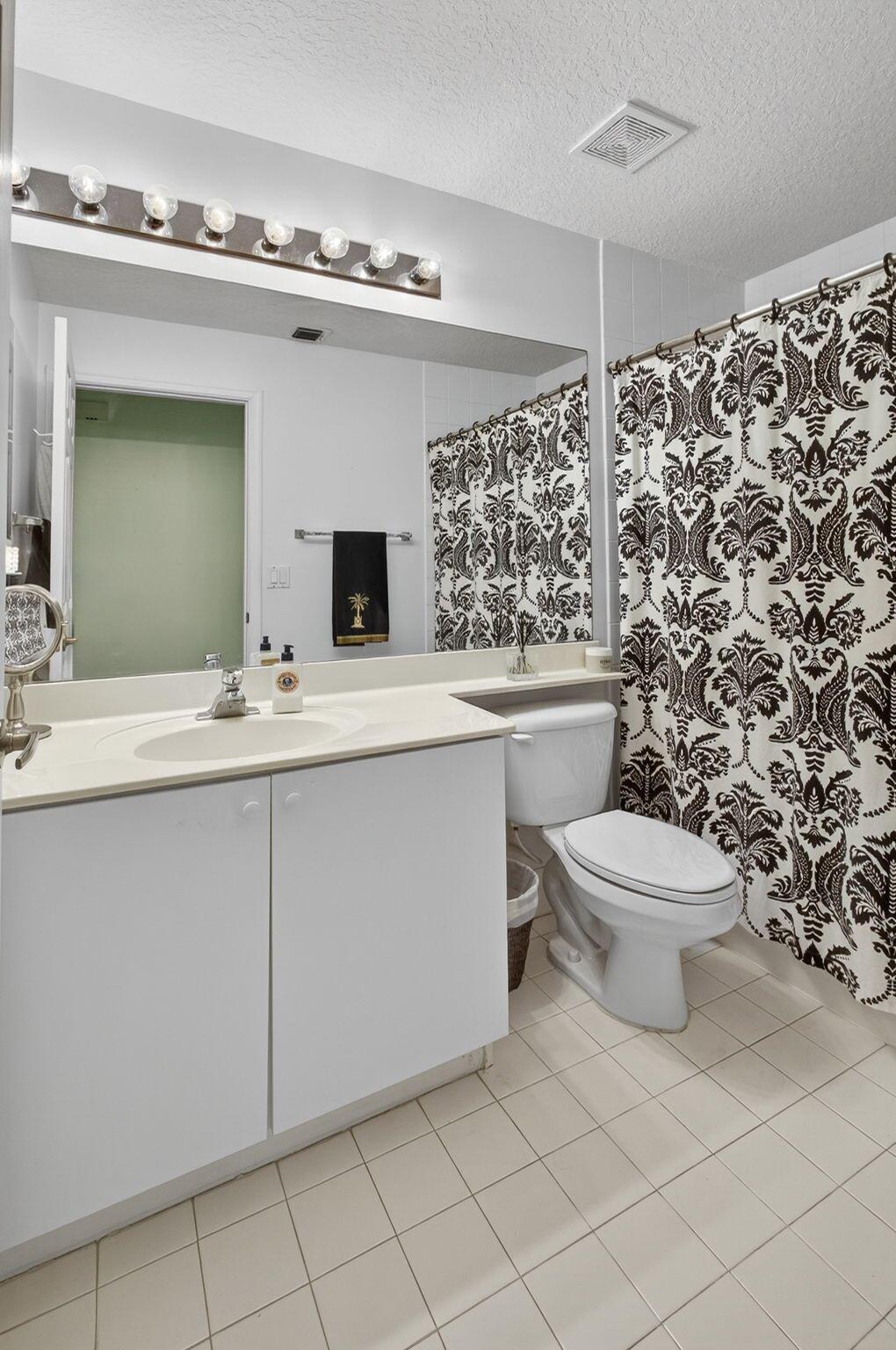 208 Jones Crk Dr Jupiter, FL 33458