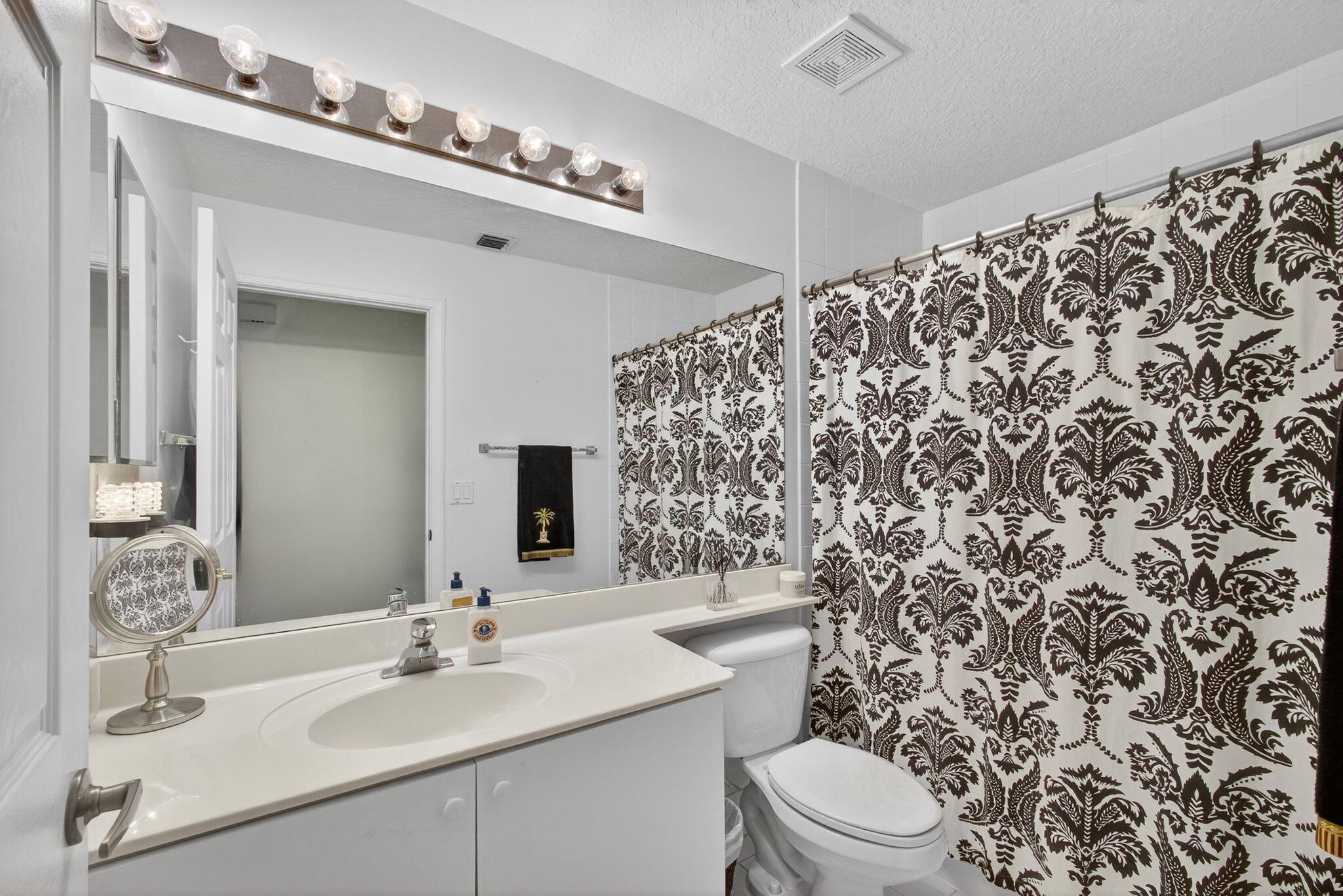 208 Jones Crk Dr Jupiter, FL 33458