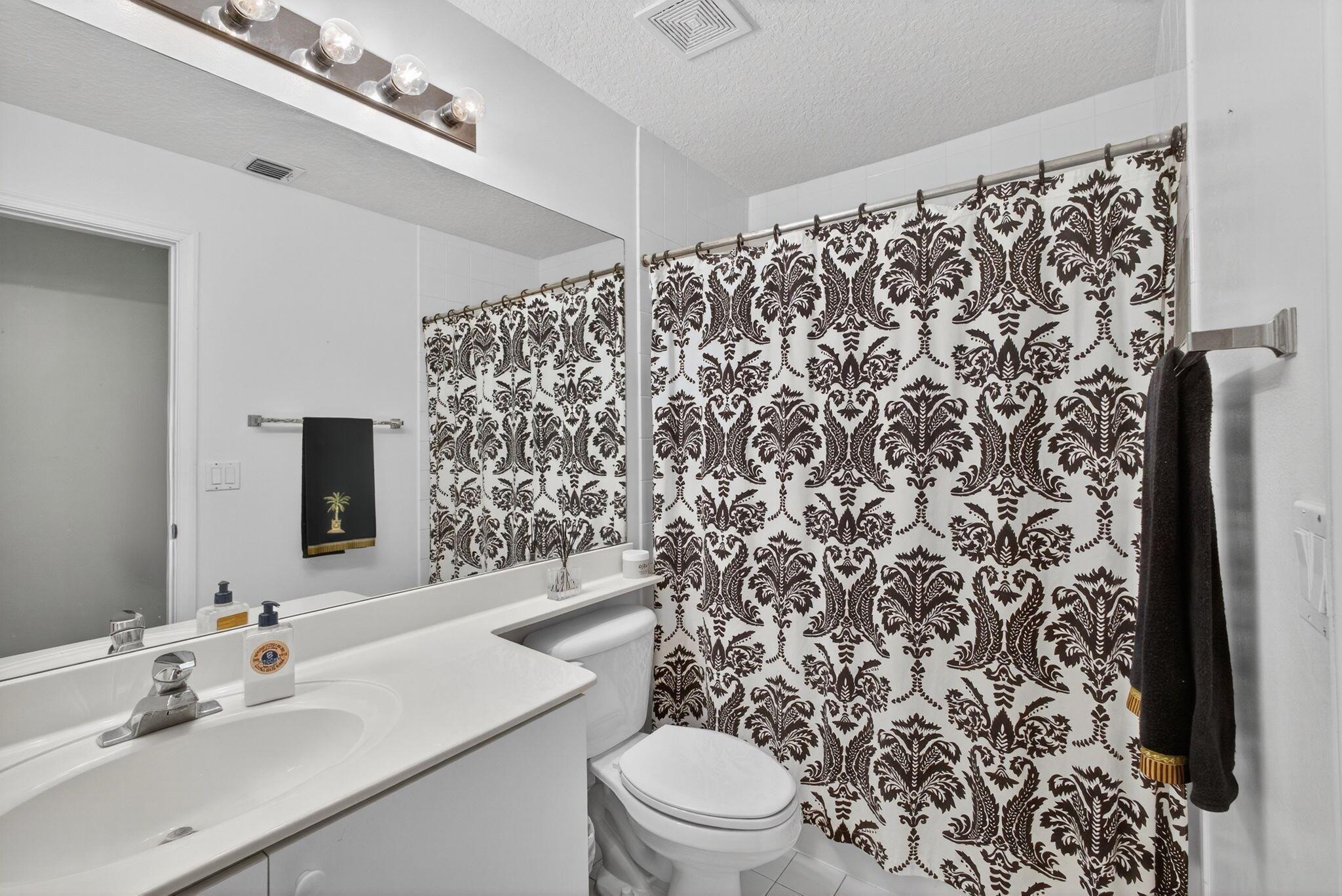 208 Jones Crk Dr Jupiter, FL 33458