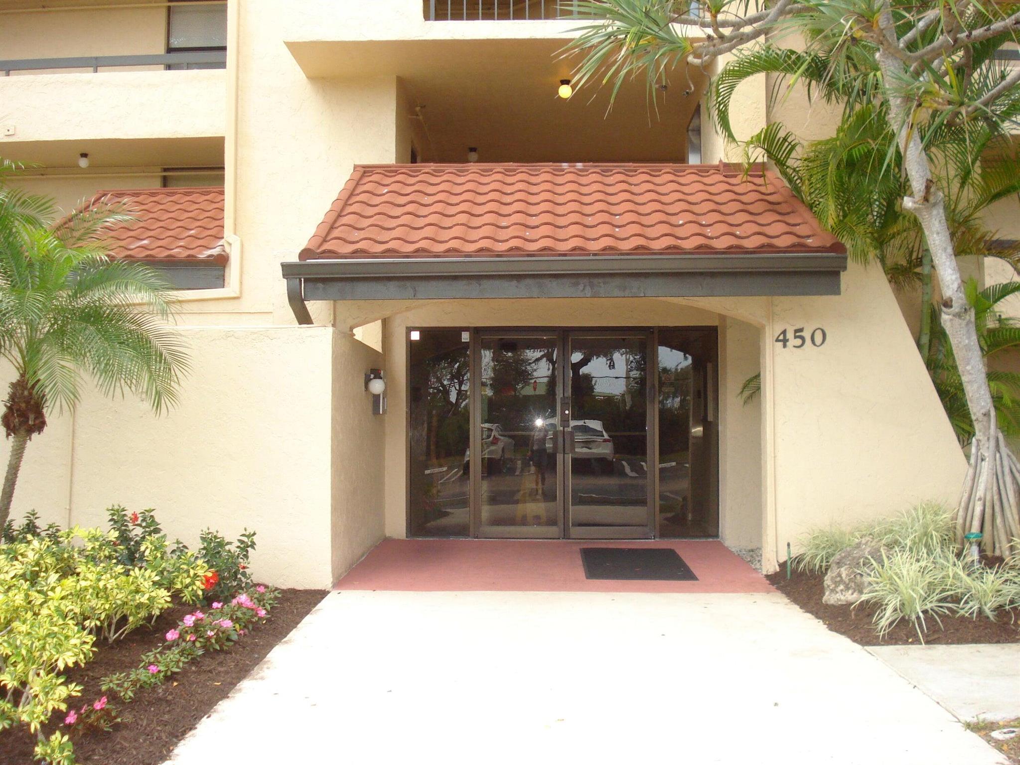 450 Egret Cir #9406