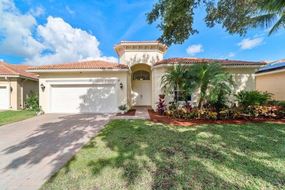 8122 Driggs Hl