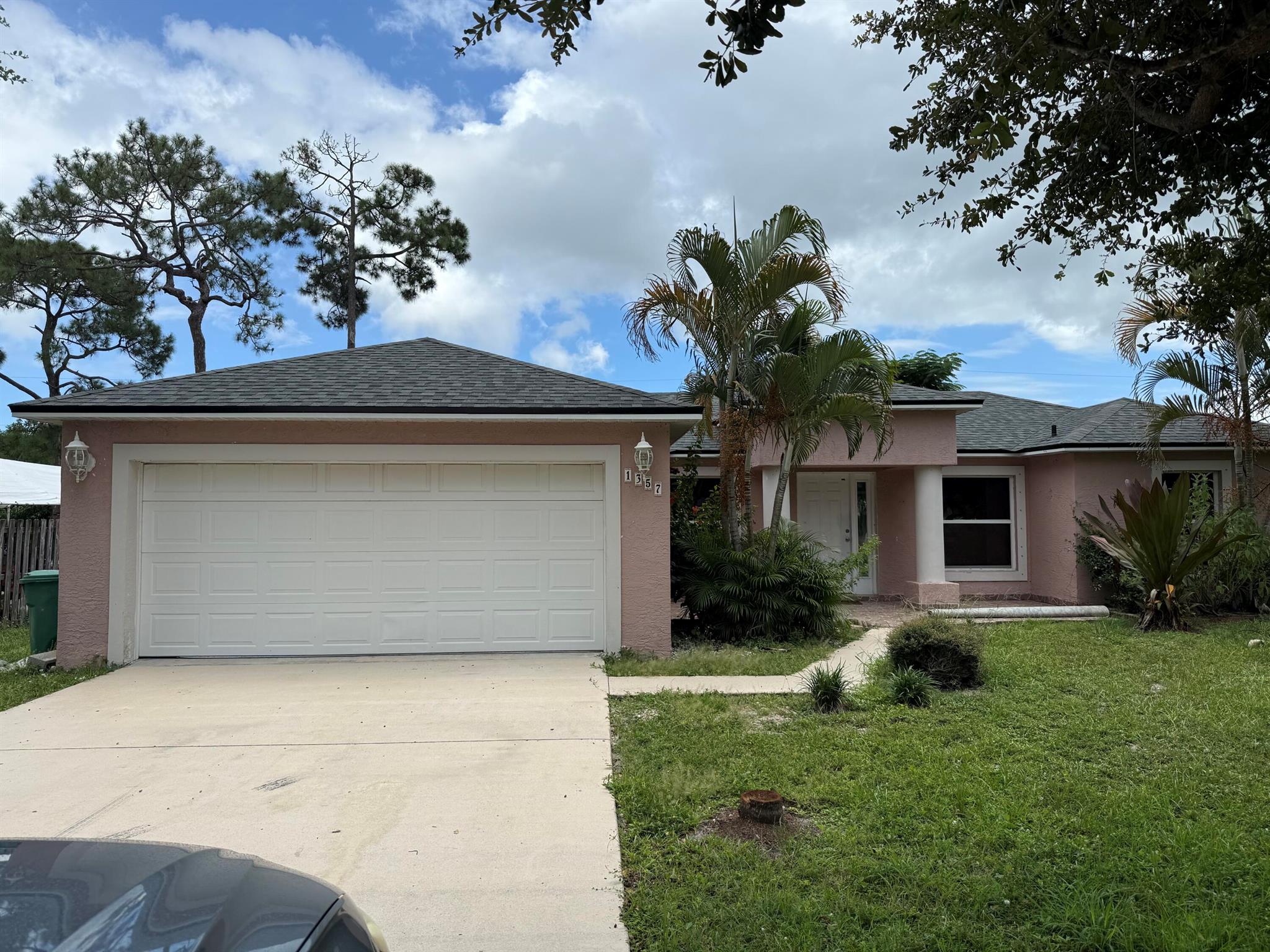 1357 SE Sandia Dr