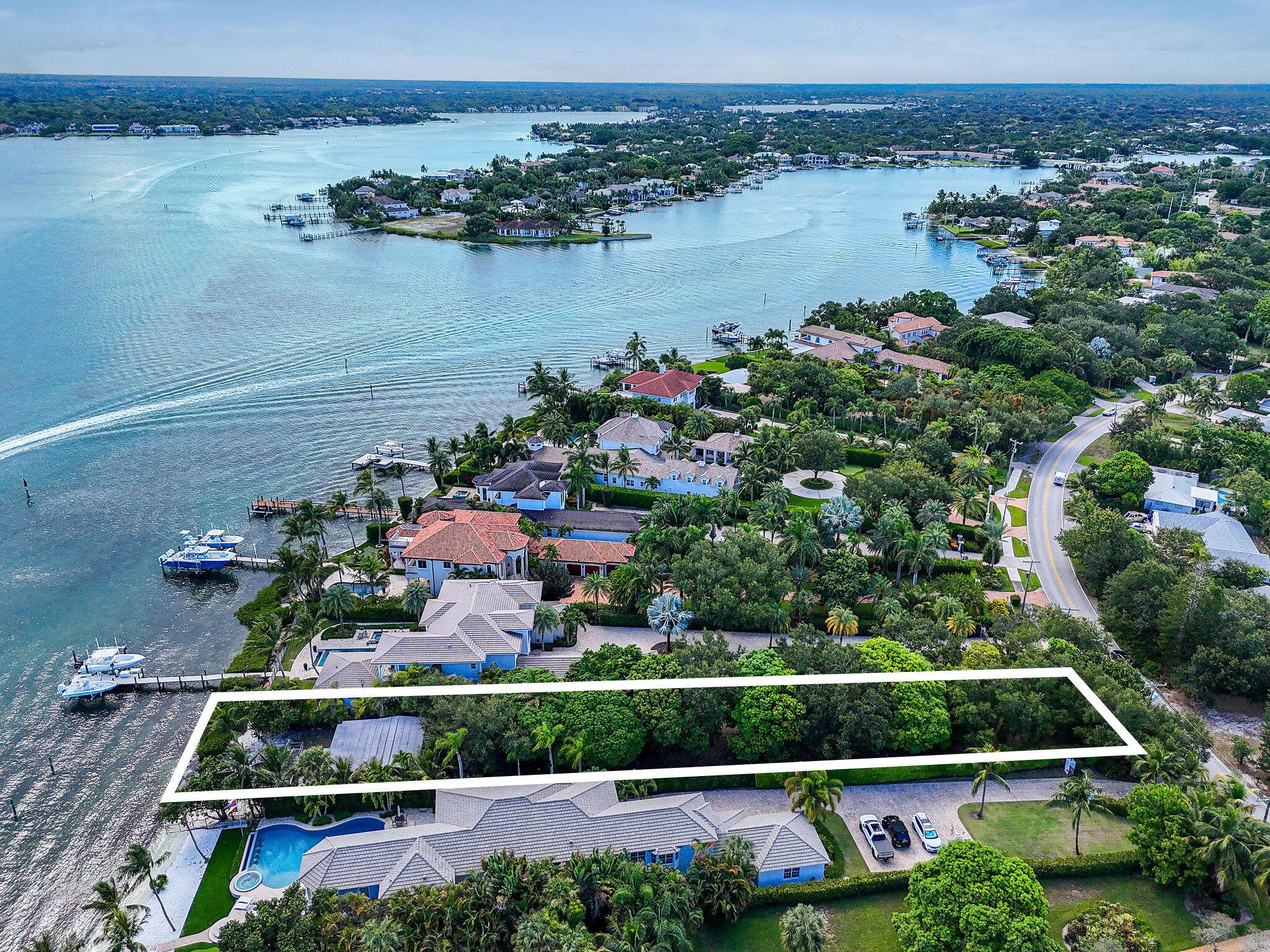 114 W Riverside Dr Jupiter, FL 33469