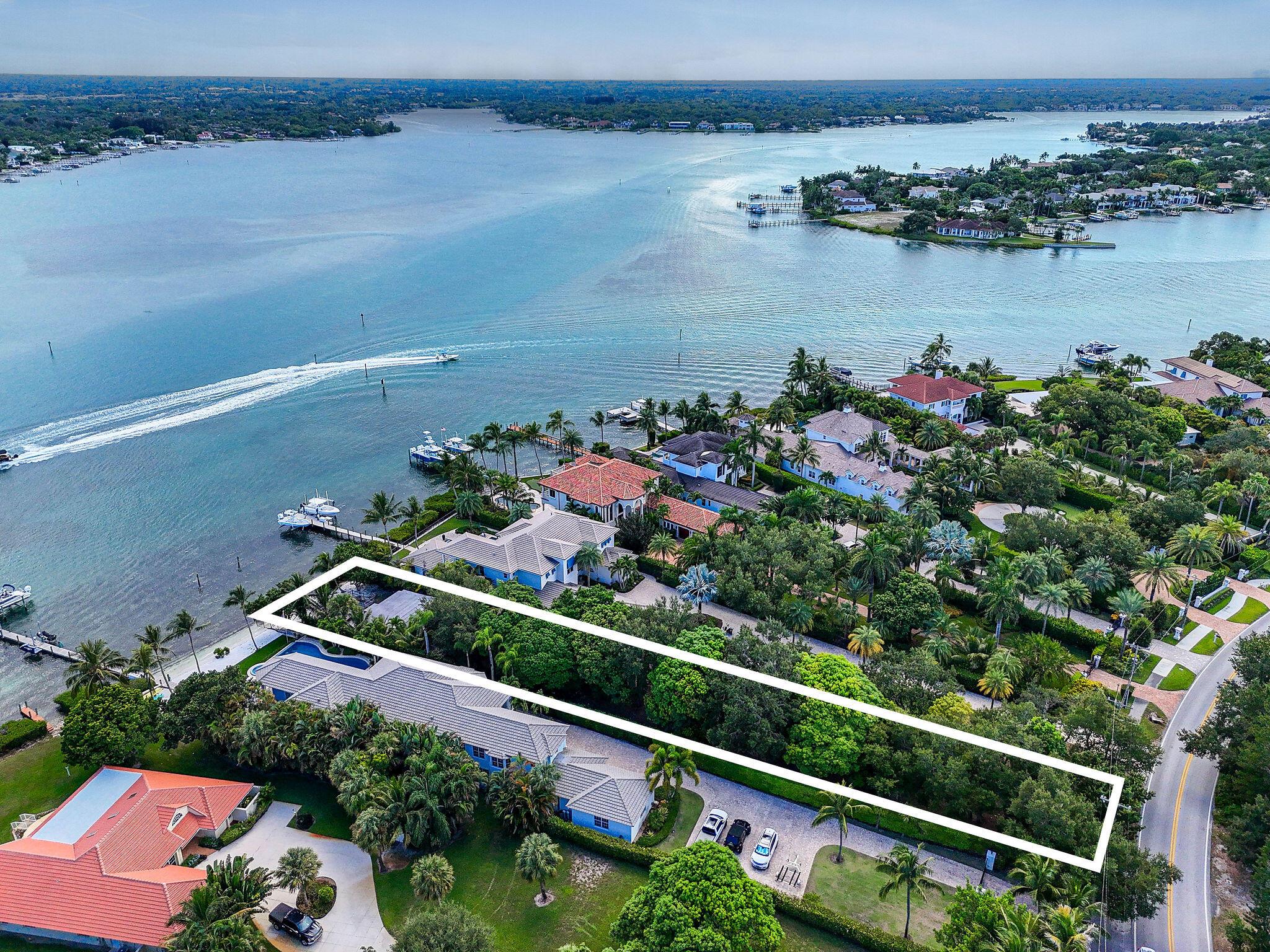 114 W Riverside Dr Jupiter, FL 33469