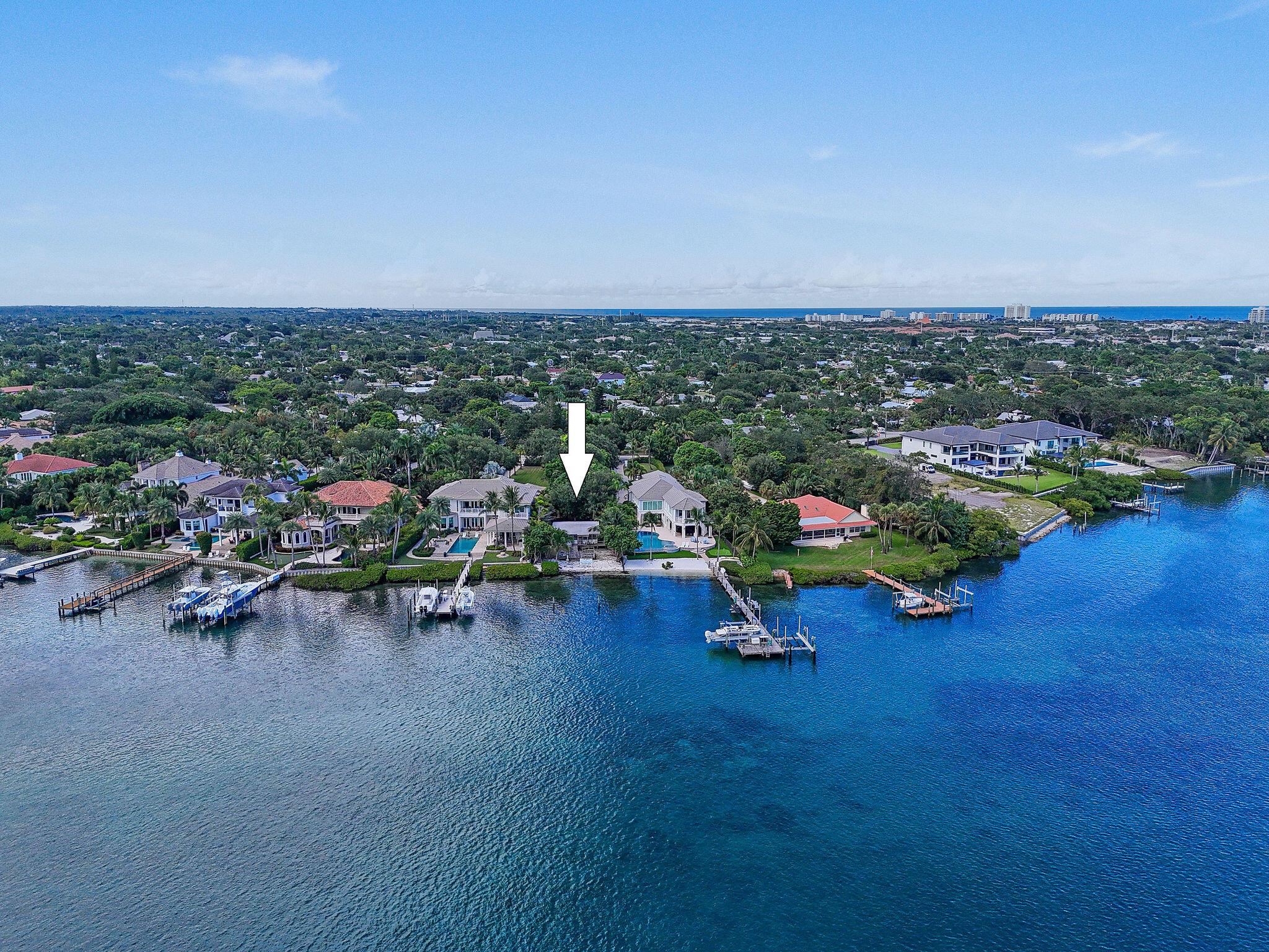 114 W Riverside Dr Jupiter, FL 33469