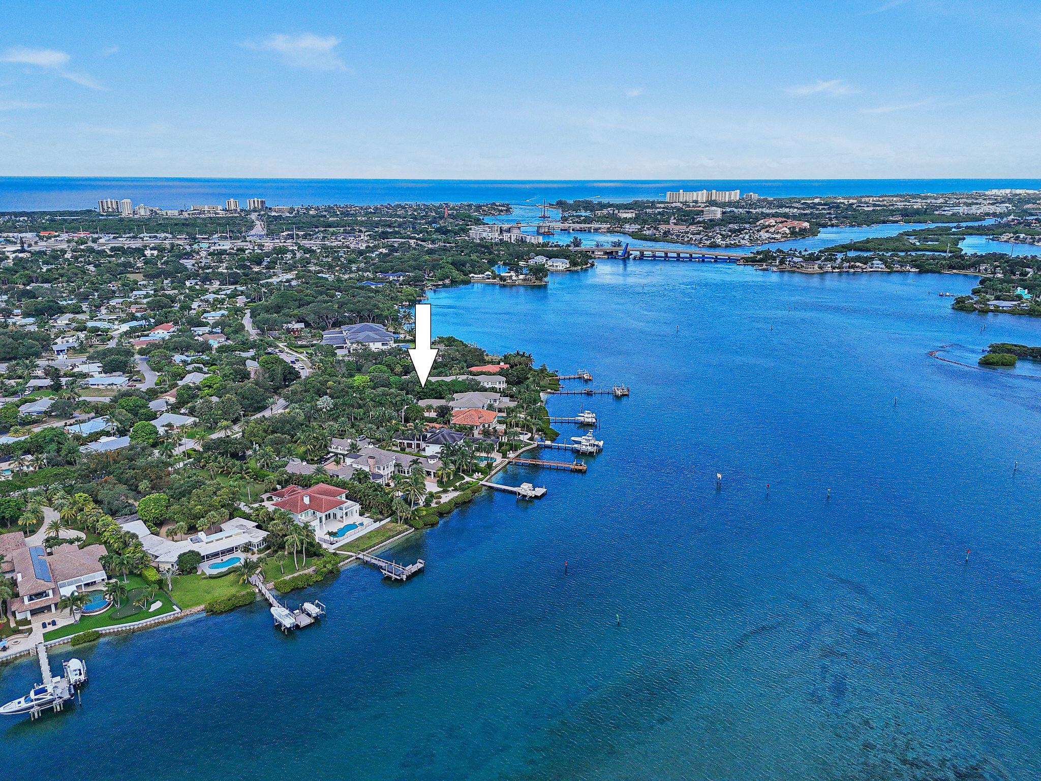 114 W Riverside Dr Jupiter, FL 33469