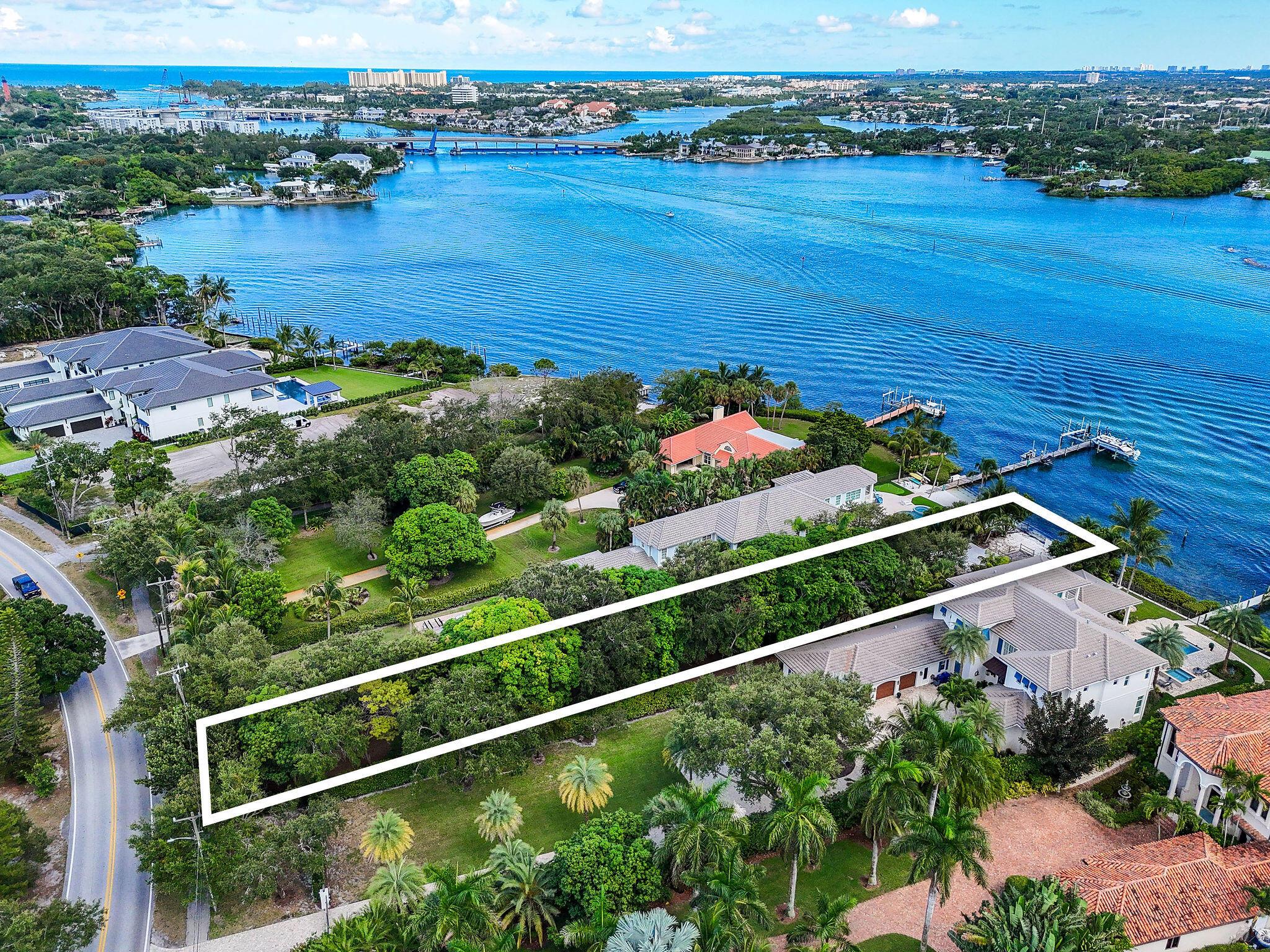 114 W Riverside Dr Jupiter, FL 33469