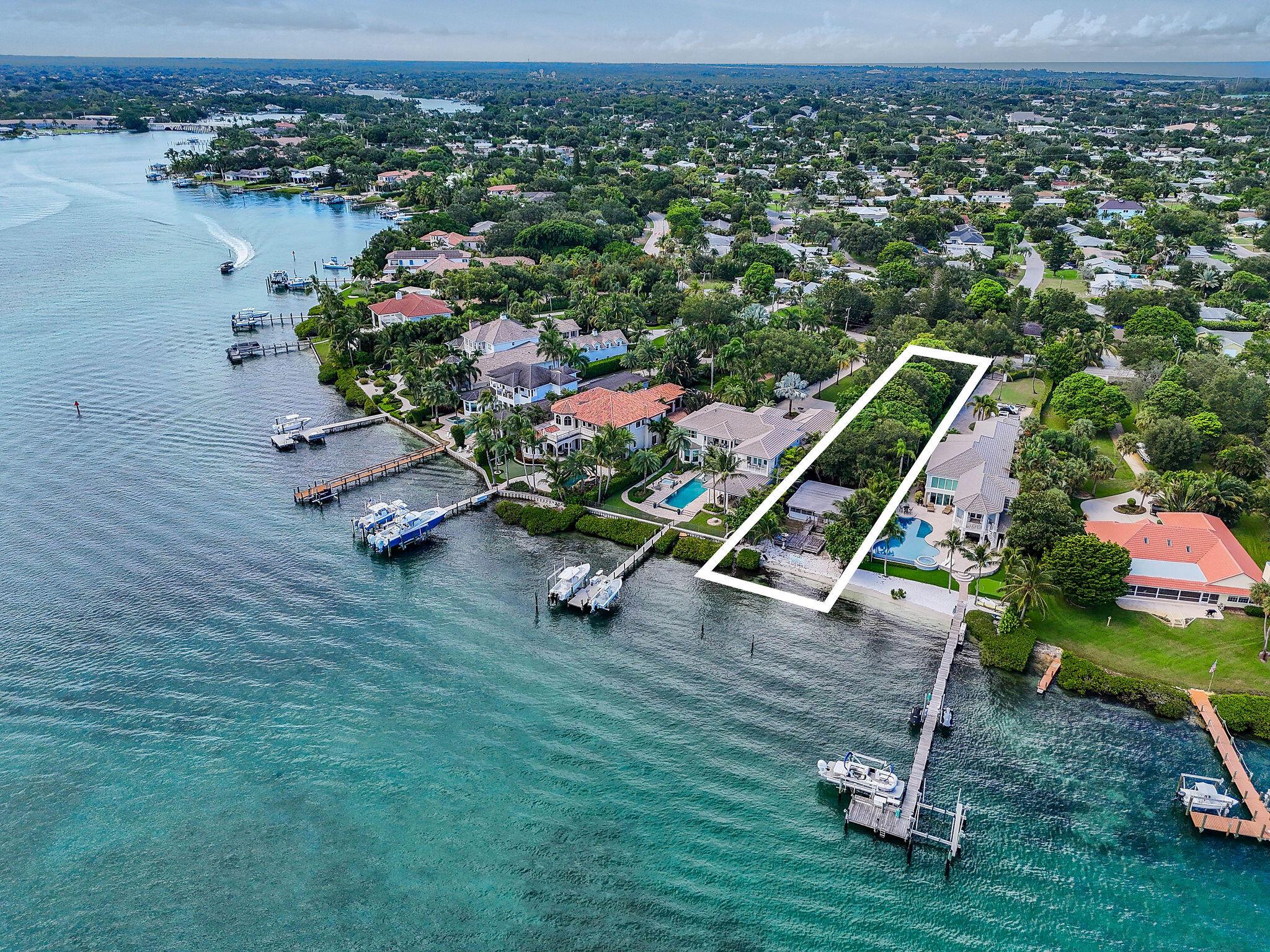 114 W Riverside Dr Jupiter, FL 33469