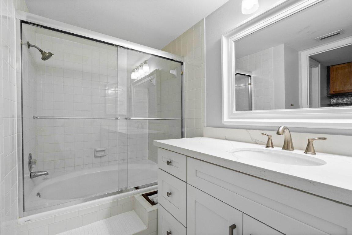 401 Clubhouse #401a Jupiter, FL 33477