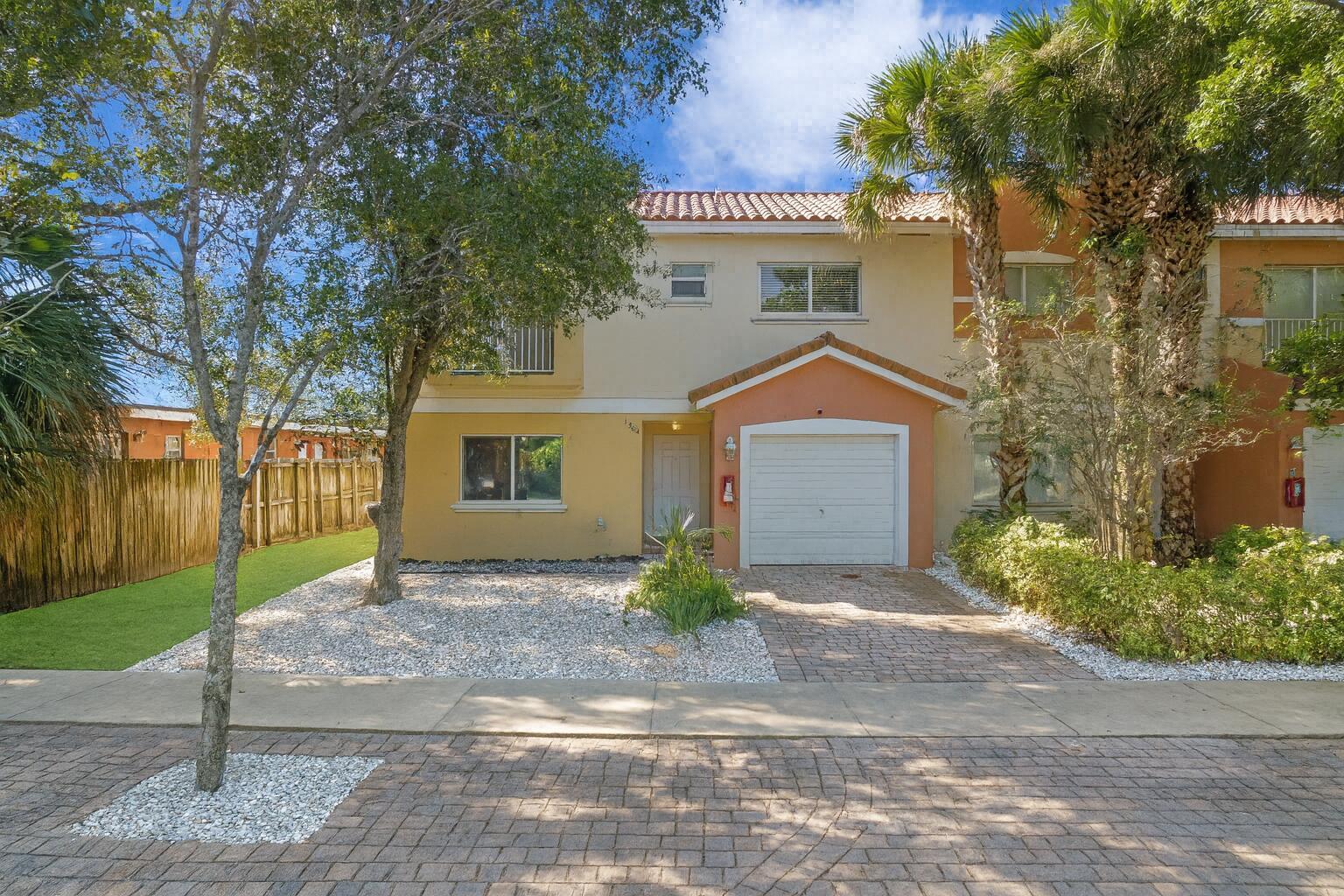 1304 NW 3rd St