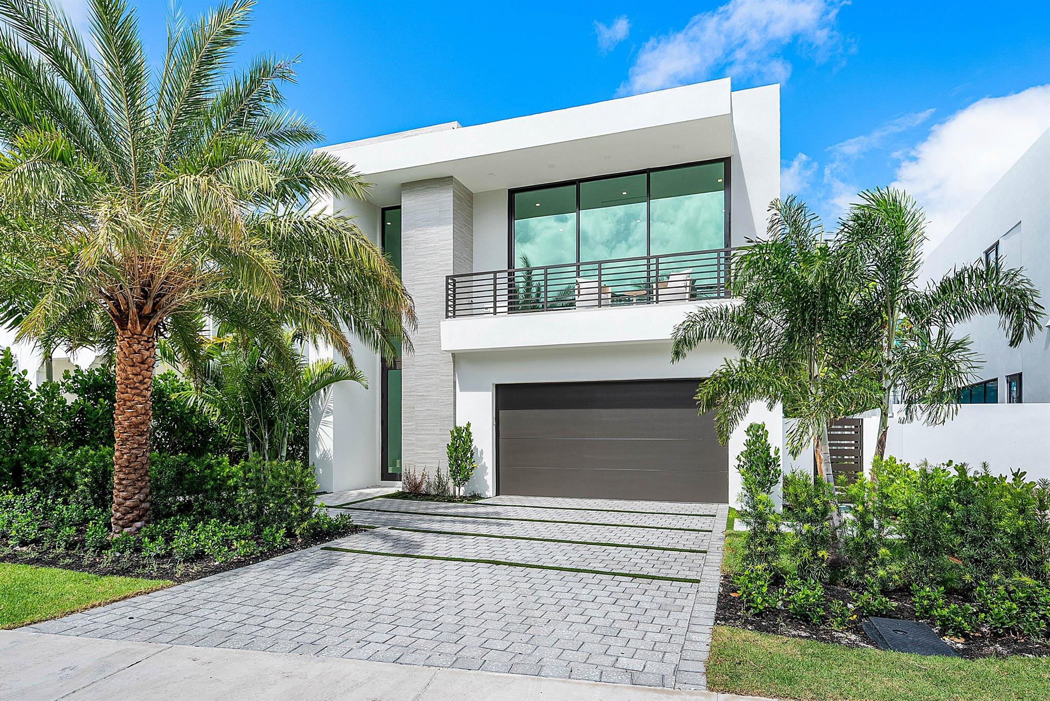 721 Lake Ave