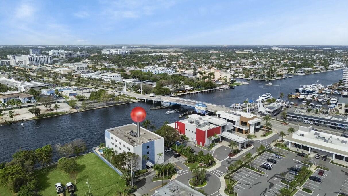 105 S Riverside Dr #303