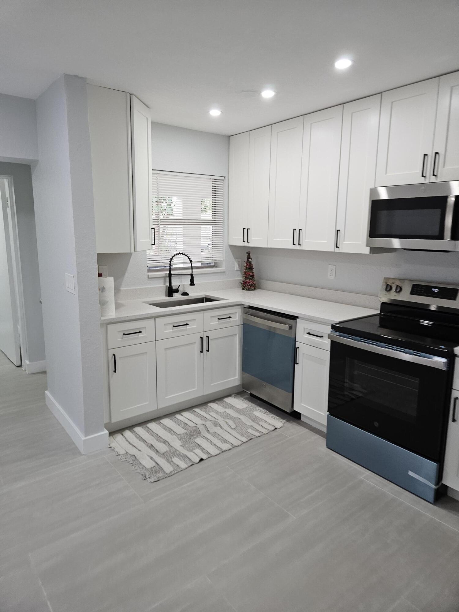 2010 NE 33rd Lighthouse Point, FL 33064