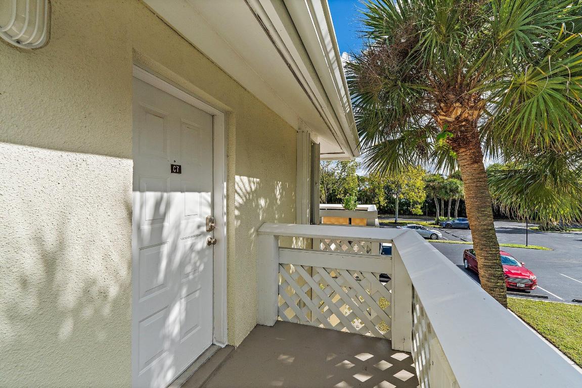 353 S Us Hwy 1 #C7 Jupiter, FL 33477