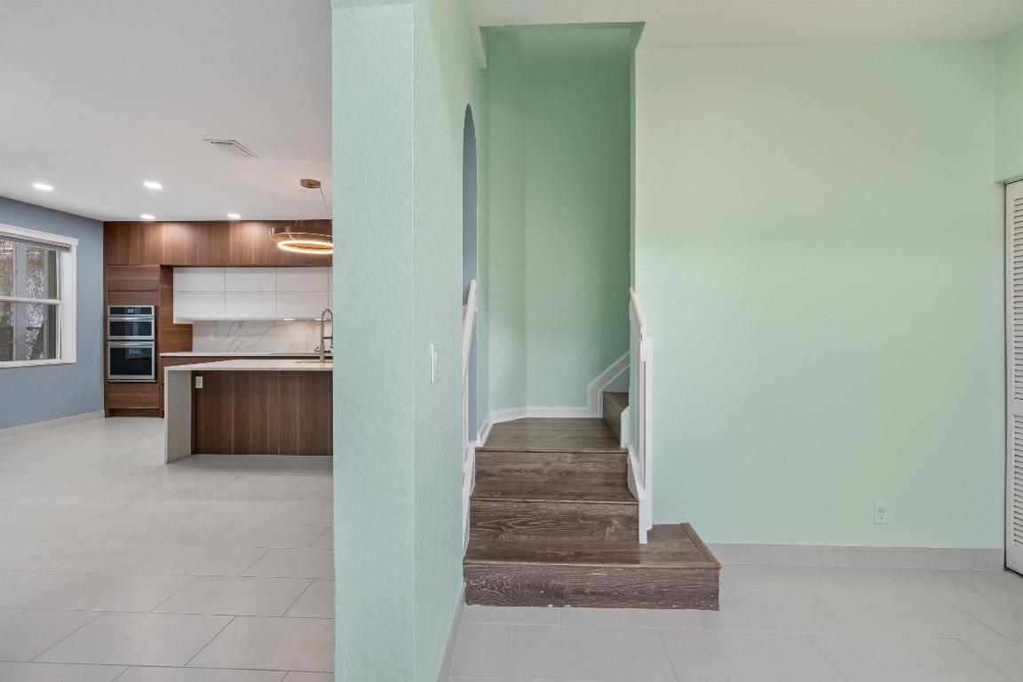 1222 Rose Gate Riviera Beach, FL 33404