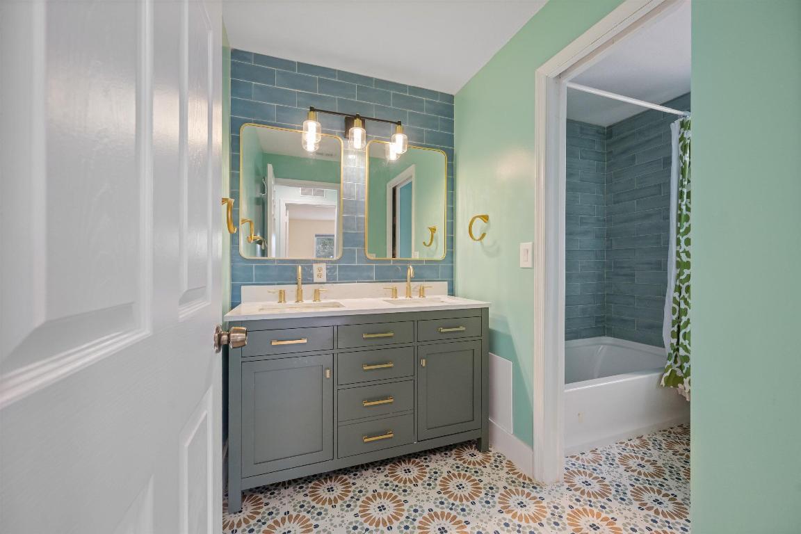 1222 Rose Gate Riviera Beach, FL 33404