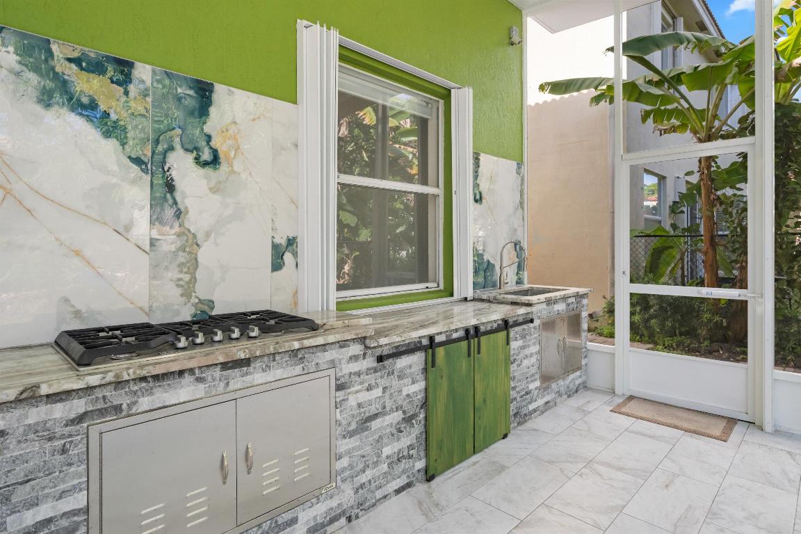 1222 Rose Gate Riviera Beach, FL 33404