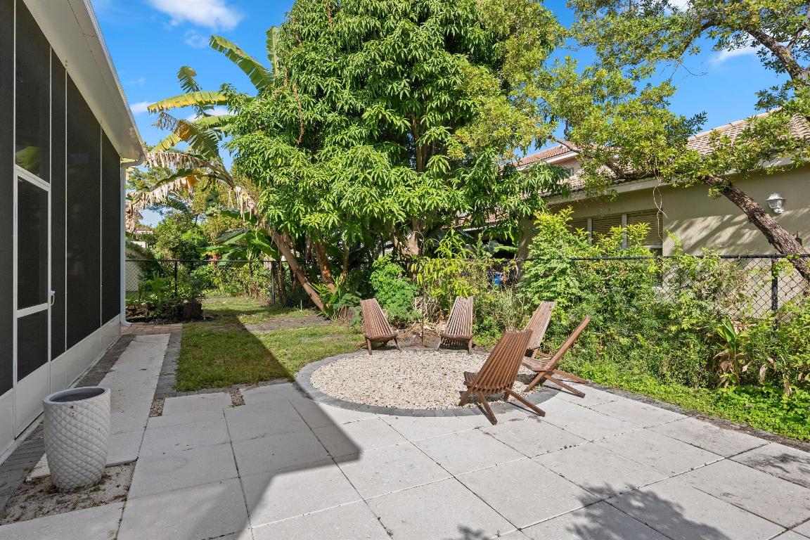 1222 Rose Gate Riviera Beach, FL 33404