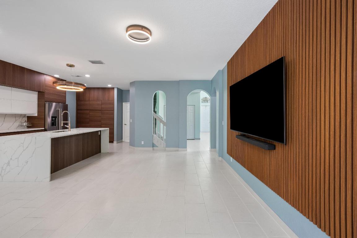 1222 Rose Gate Riviera Beach, FL 33404