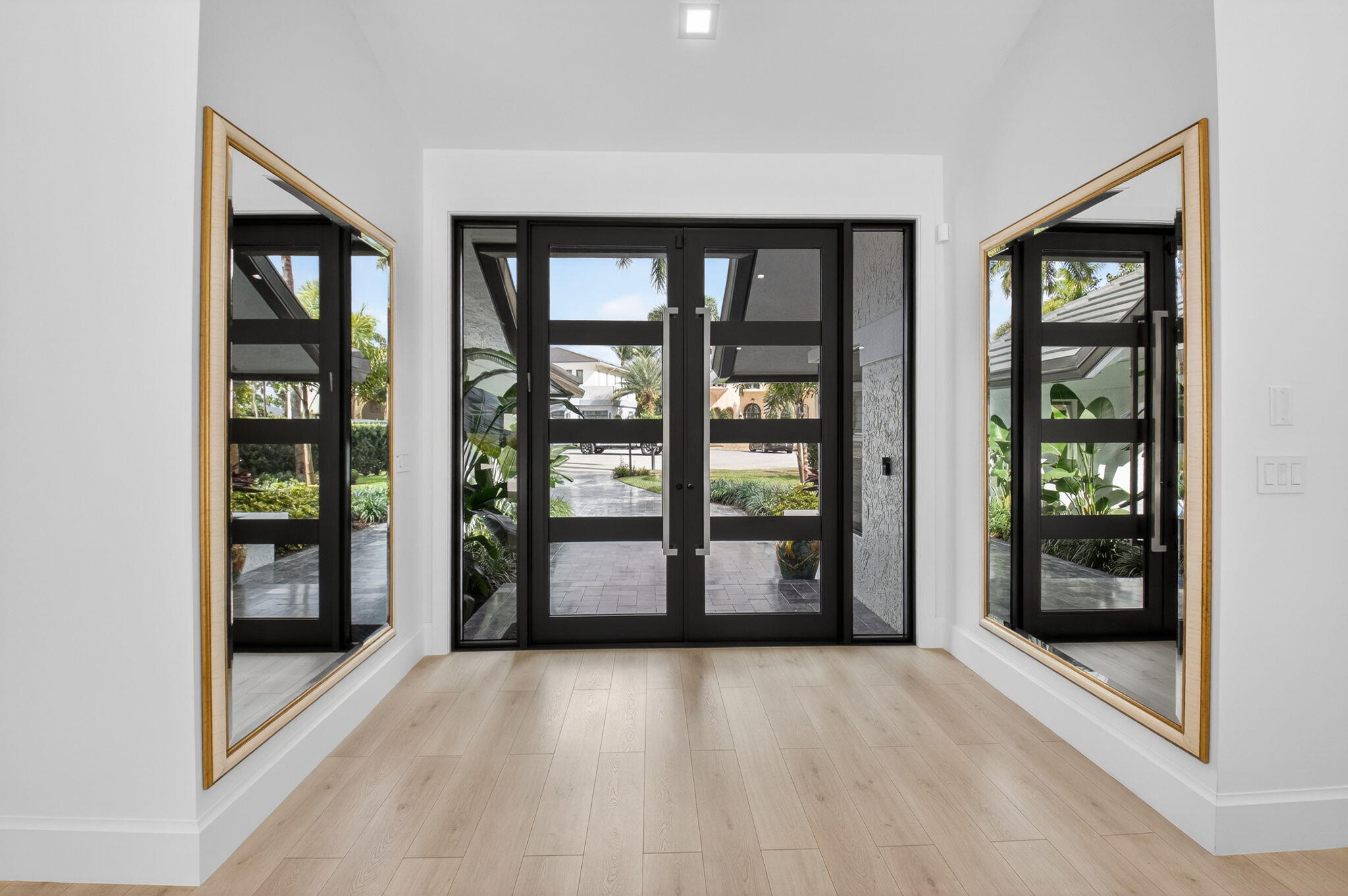 17829 Scarsdale Boca Raton, FL 33496