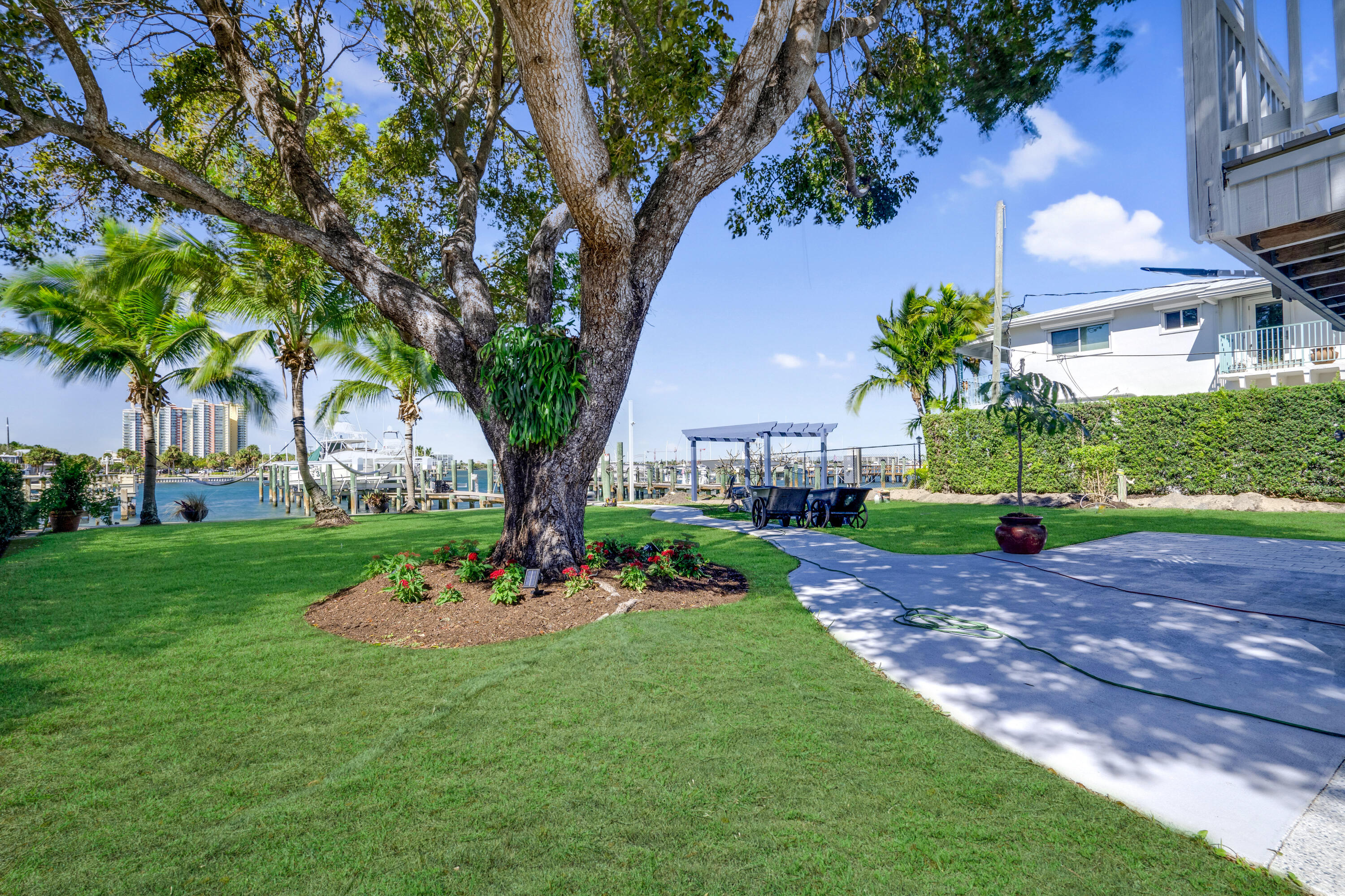2649 Lake #1 Singer Island, FL 33404