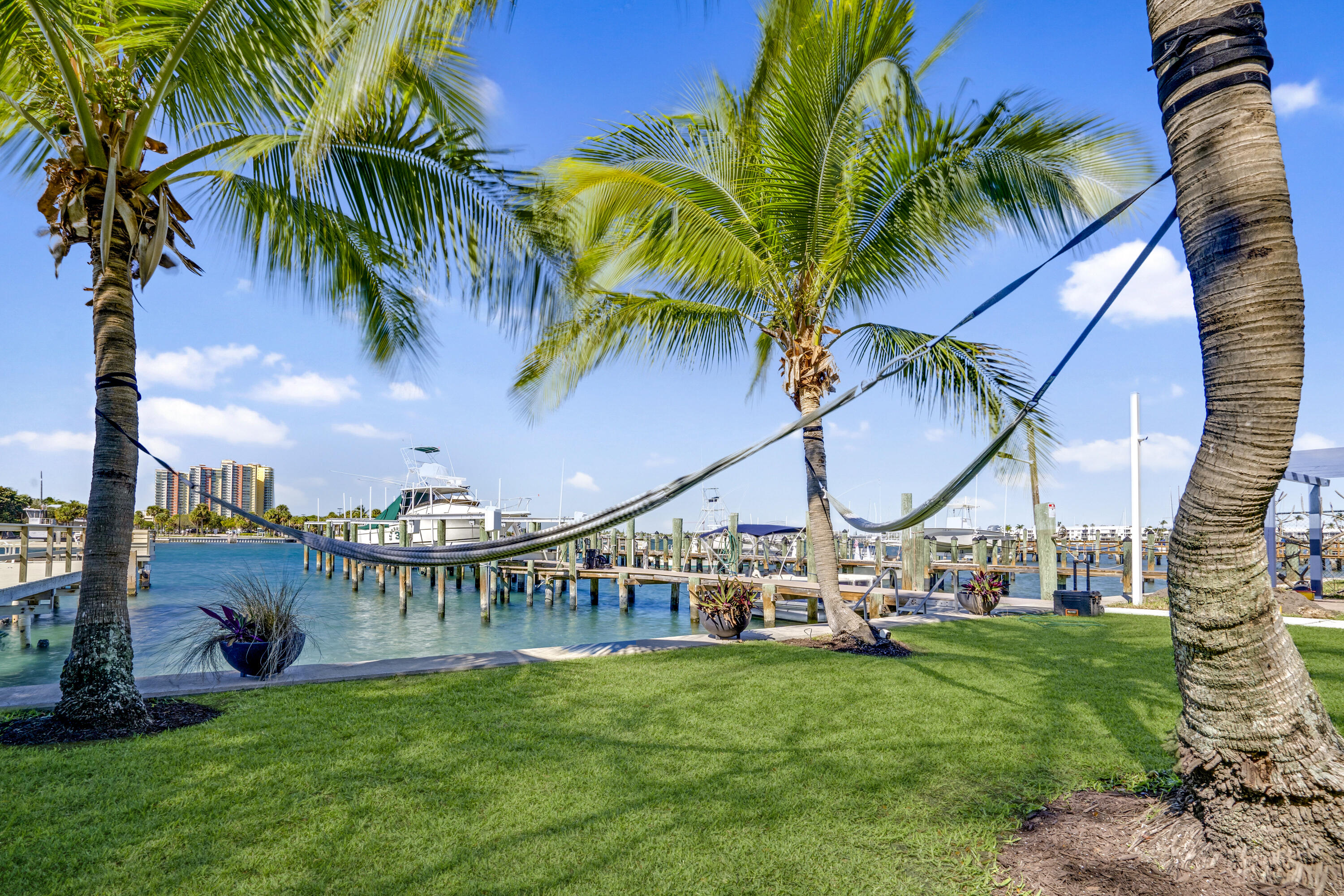 2649 Lake #1 Singer Island, FL 33404