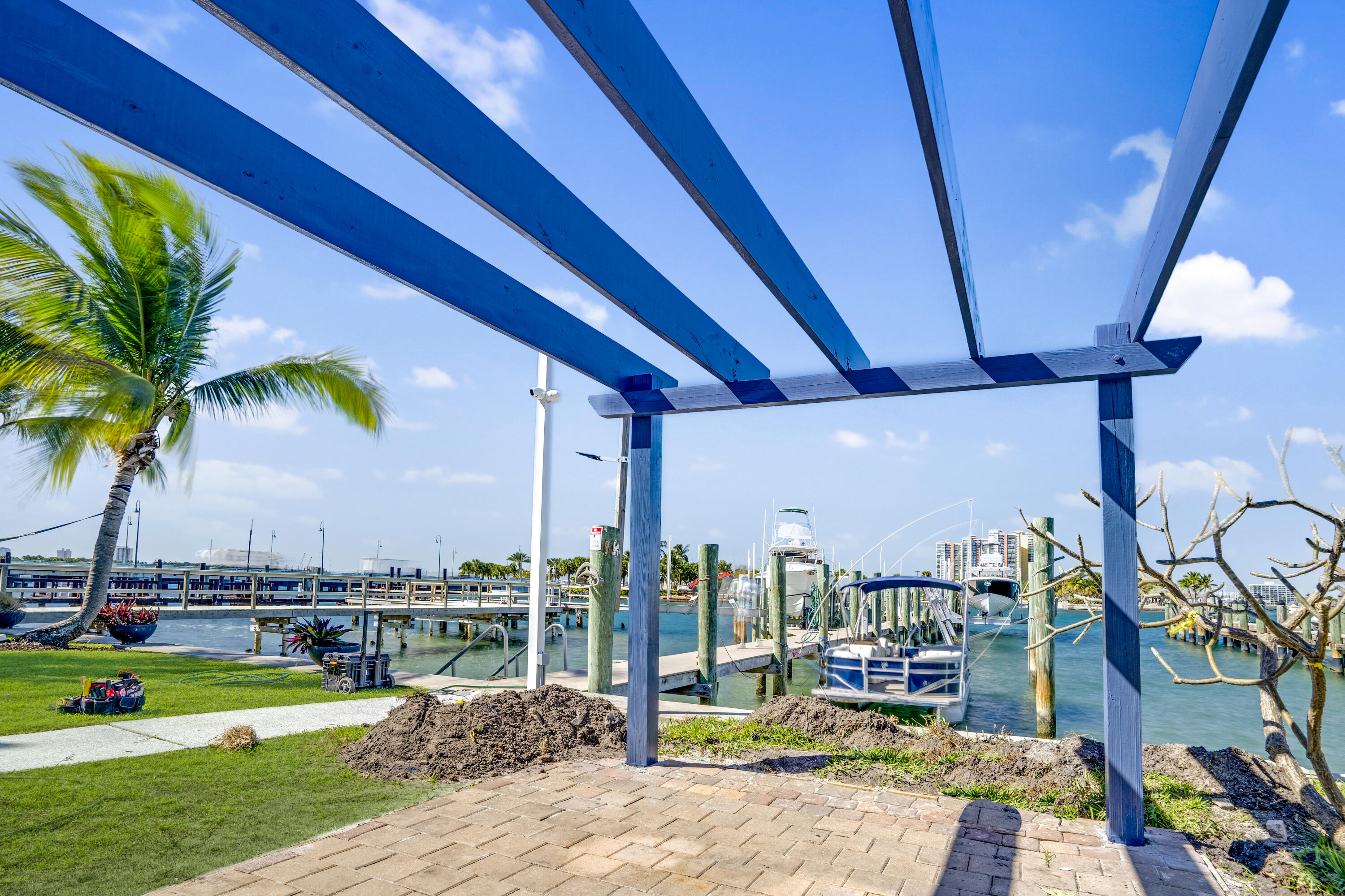 2649 Lake #1 Singer Island, FL 33404