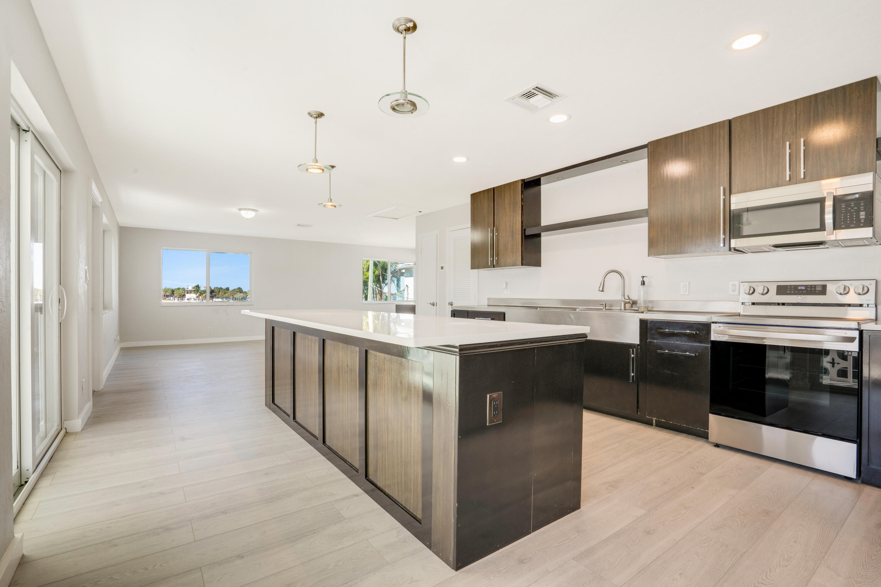 2649 Lake #1 Singer Island, FL 33404