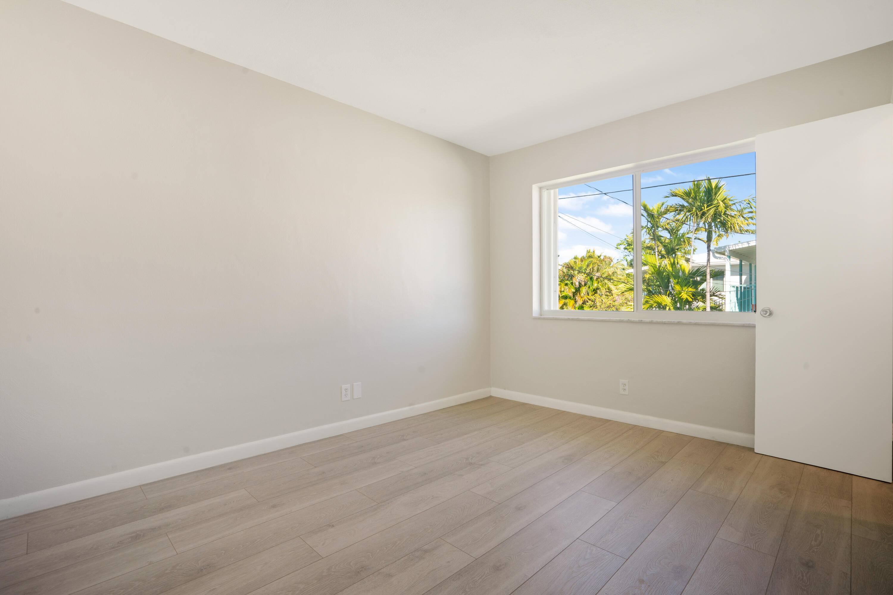2649 Lake #1 Singer Island, FL 33404