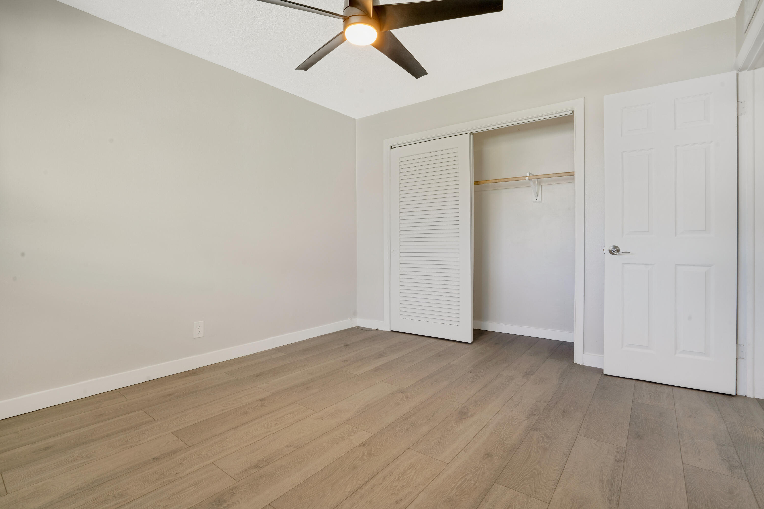 2649 Lake #1 Singer Island, FL 33404