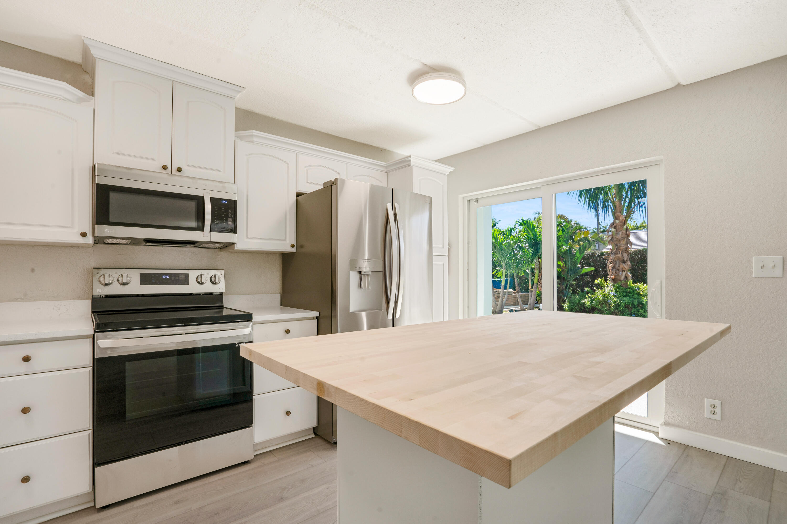 2649 Lake #1 Singer Island, FL 33404