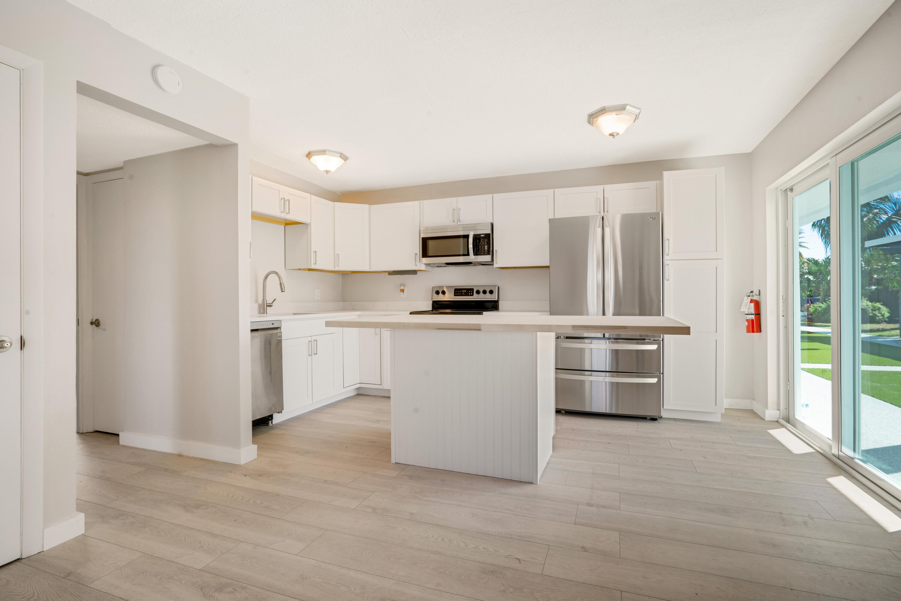 2649 Lake #1 Singer Island, FL 33404