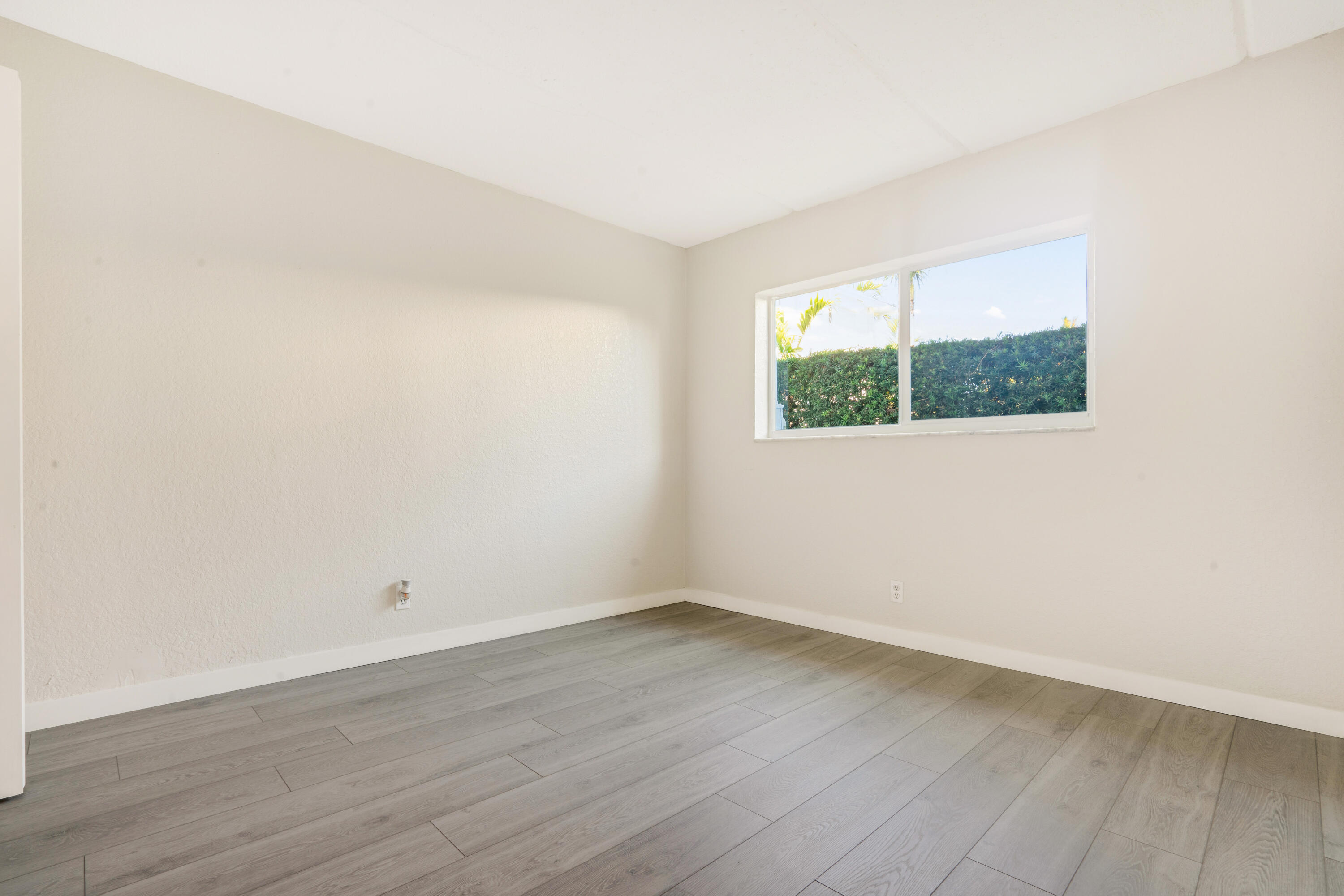 2649 Lake #1 Singer Island, FL 33404