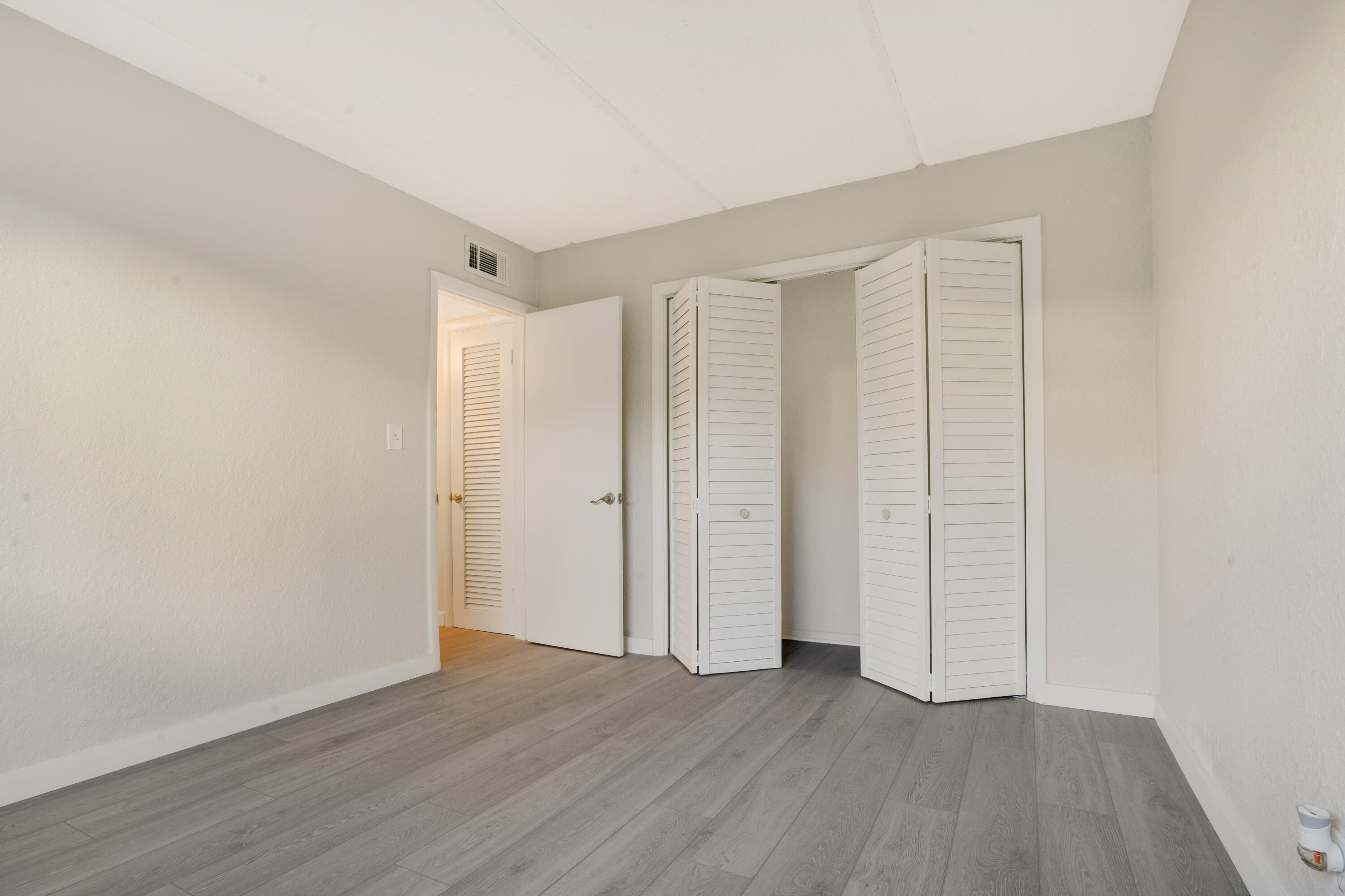 2649 Lake #1 Singer Island, FL 33404