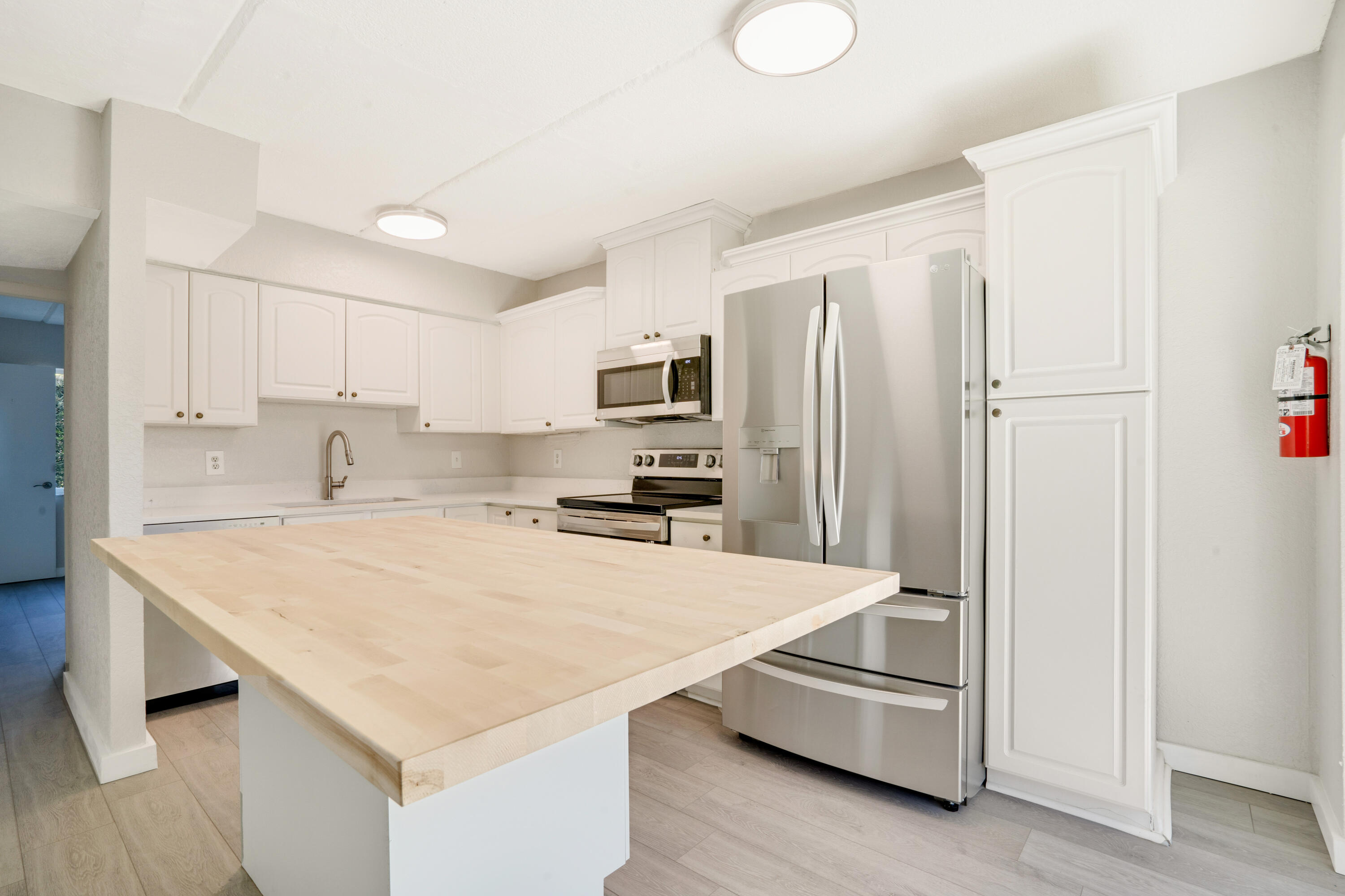 2649 Lake #1 Singer Island, FL 33404