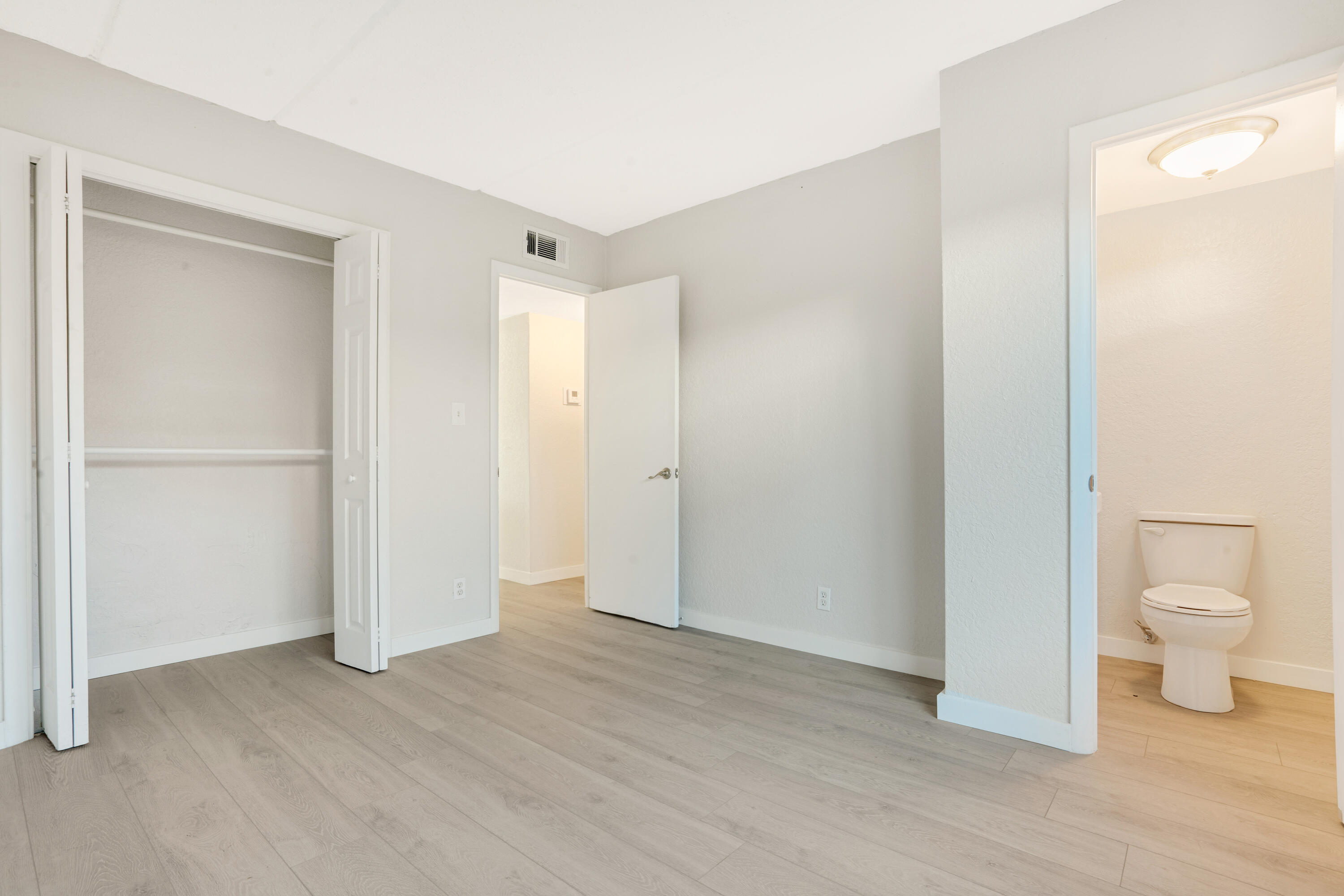 2649 Lake #1 Singer Island, FL 33404