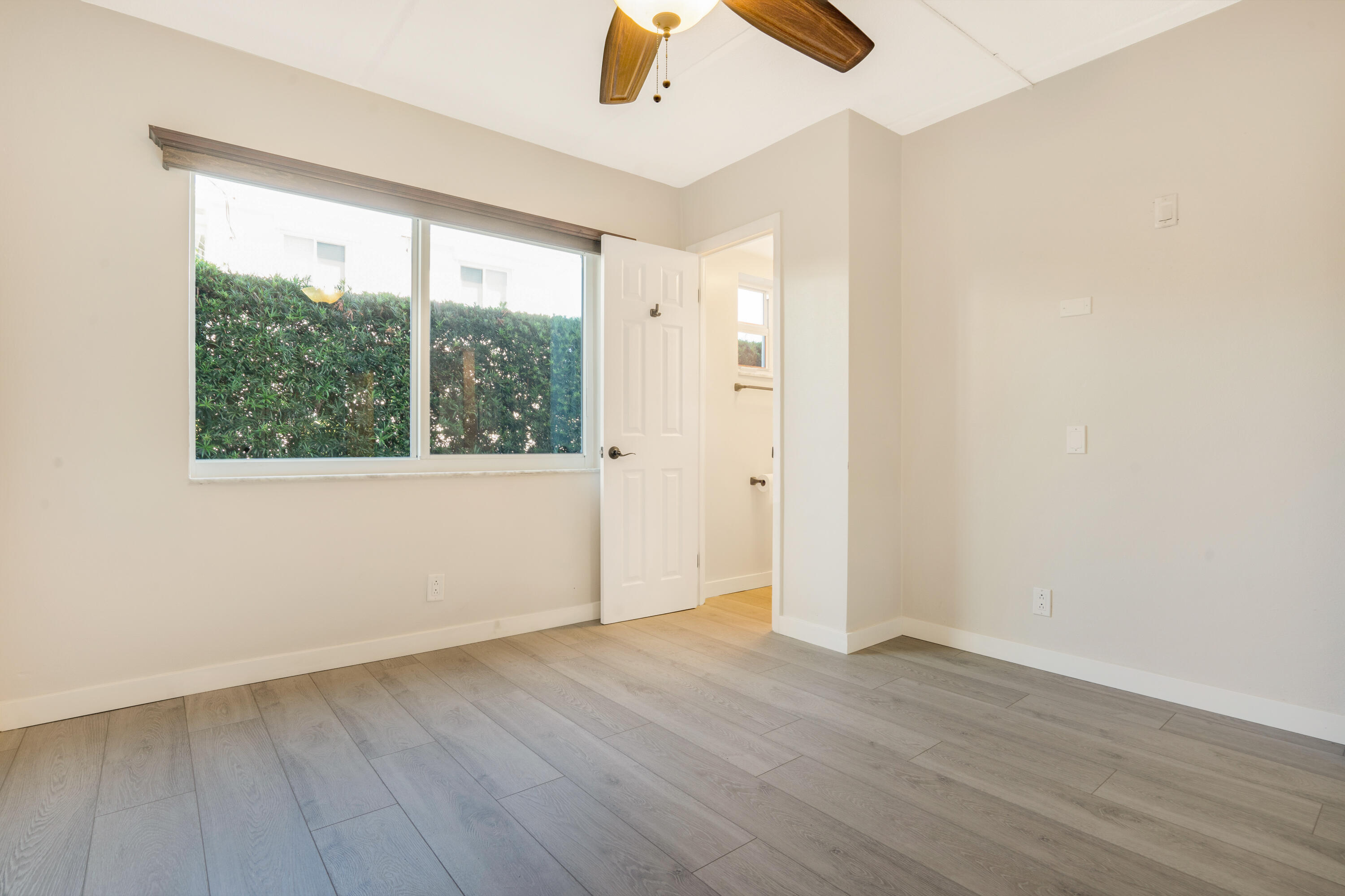 2649 Lake #1 Singer Island, FL 33404