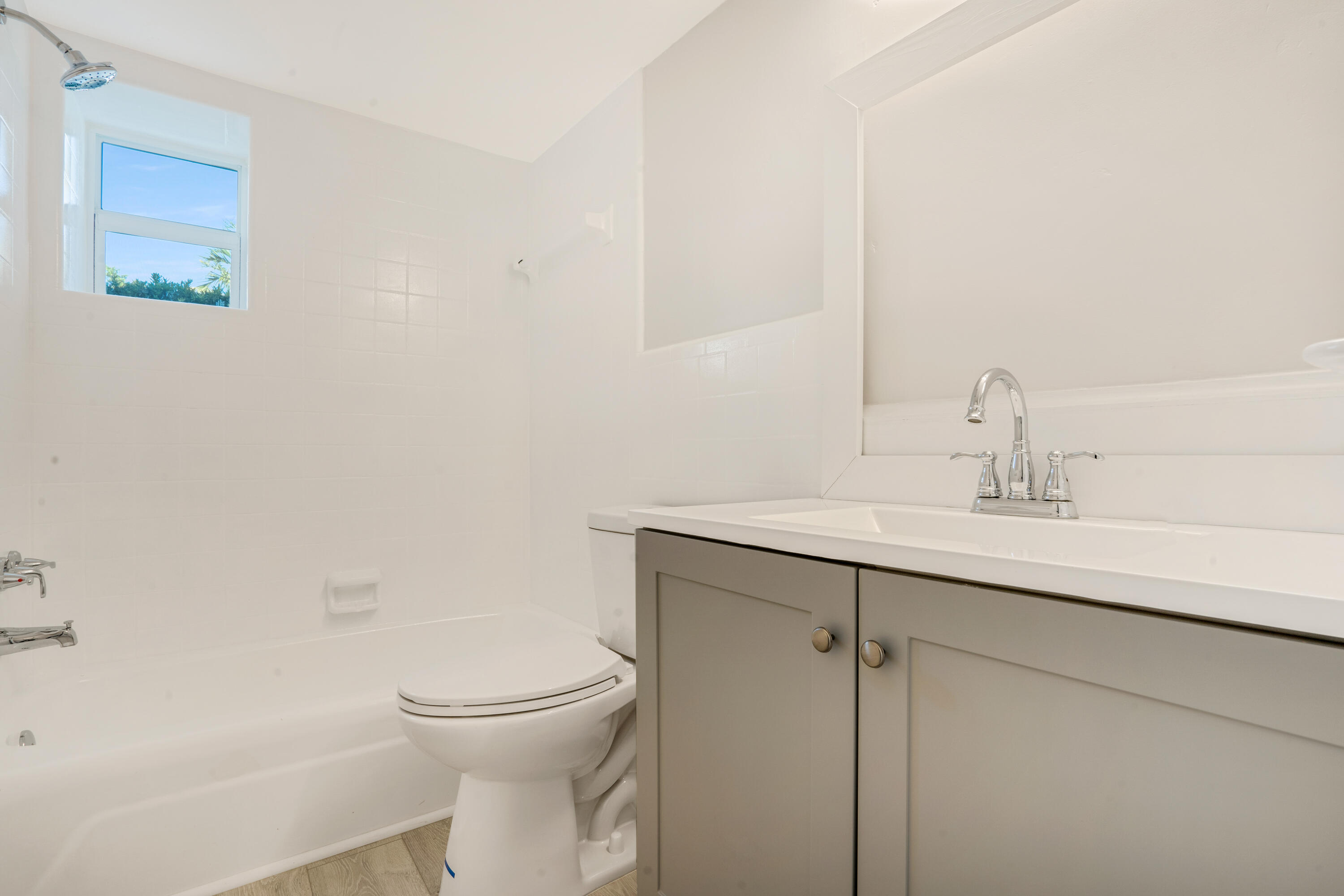 2649 Lake #1 Singer Island, FL 33404