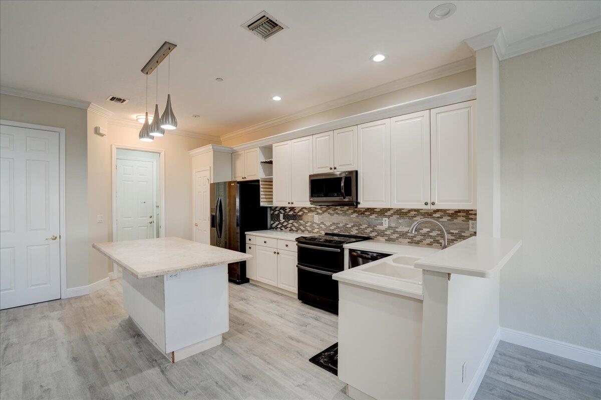 13 Nottingham Boynton Beach, FL 33426